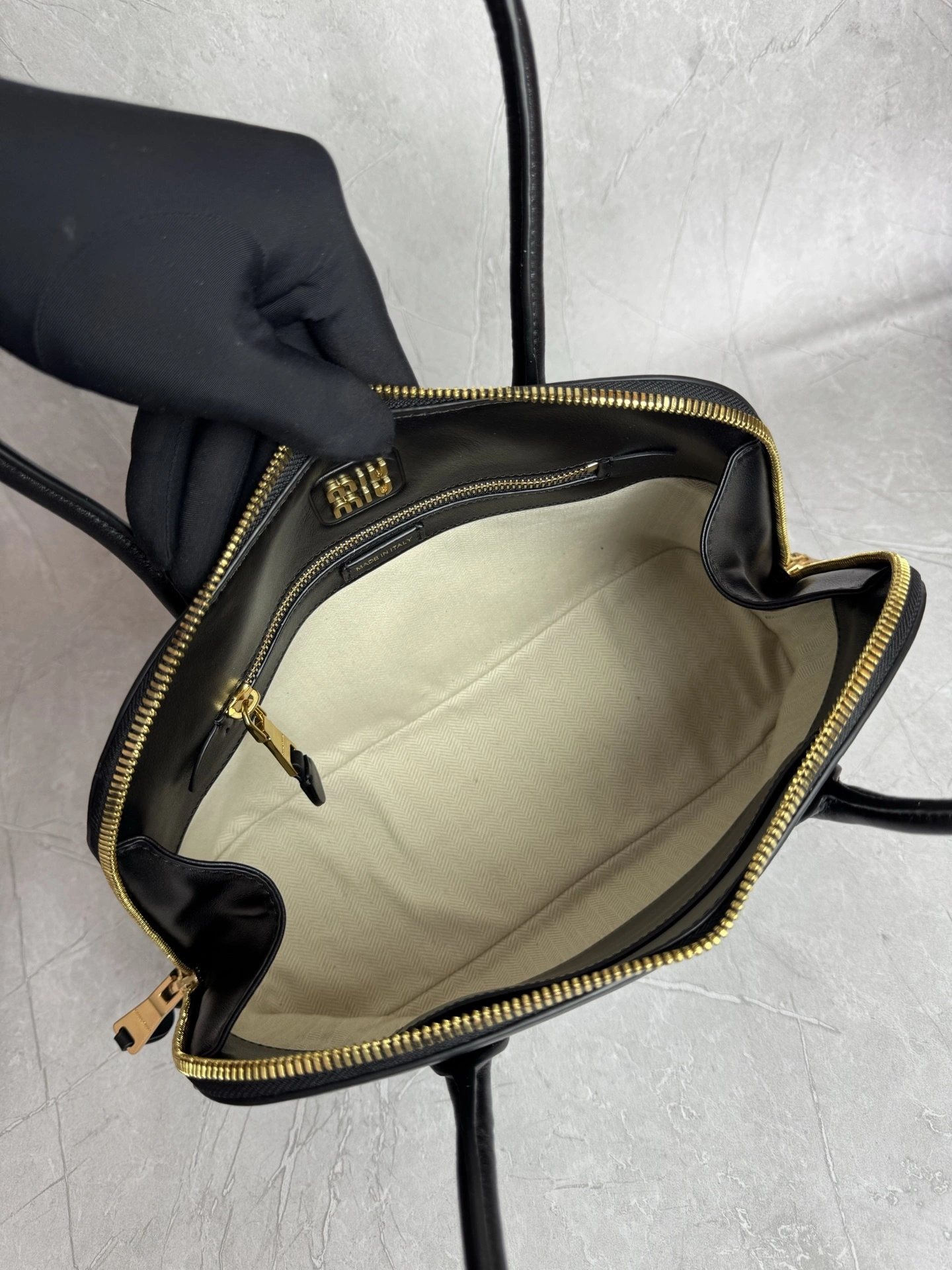 MOMO-- 7iu7iu 5BA289_2CRM_F0002_V_OOO high quality version Calfskin item:E-B000L1618T