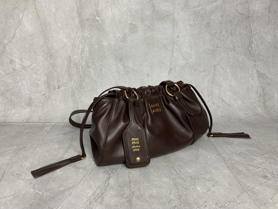 MOMO-- 7iu7iu 5BG306_2CSW_F0NBL_V_OOO high quality version sheepskin item:E-B000A1258