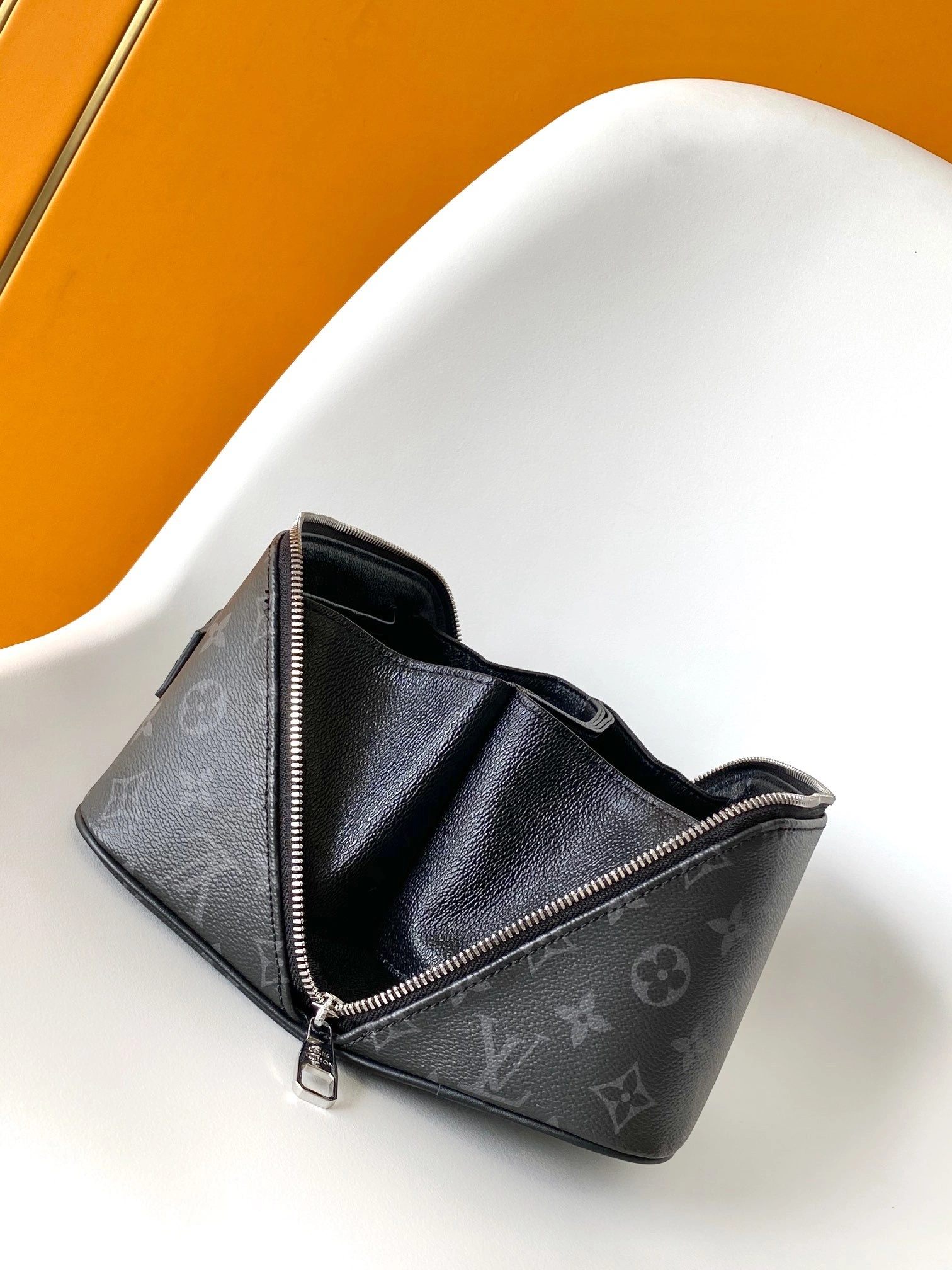 MOMO-- 8V M11508 high quality version Toiletry Bag 2 Compartments Sd item:F-B000A1447