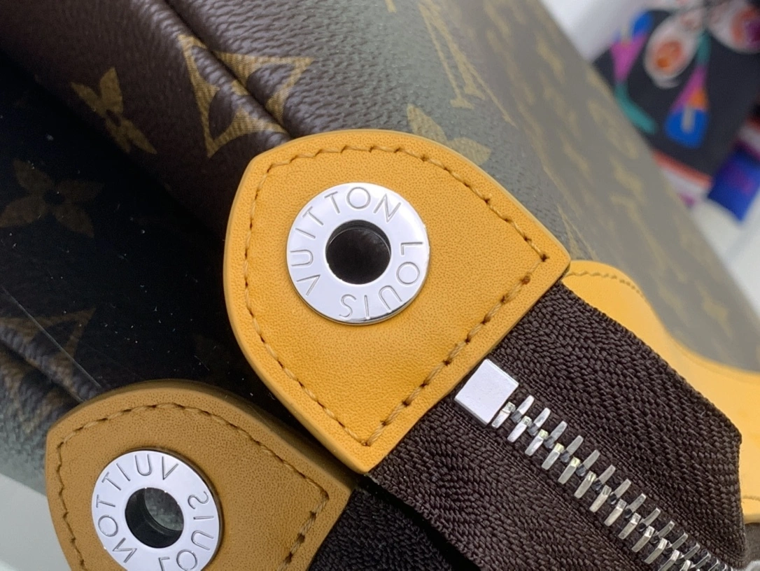 MOMO-- 8V M13198 high quality version Pochette Voyage Souple cowhide item:E-B063C0230