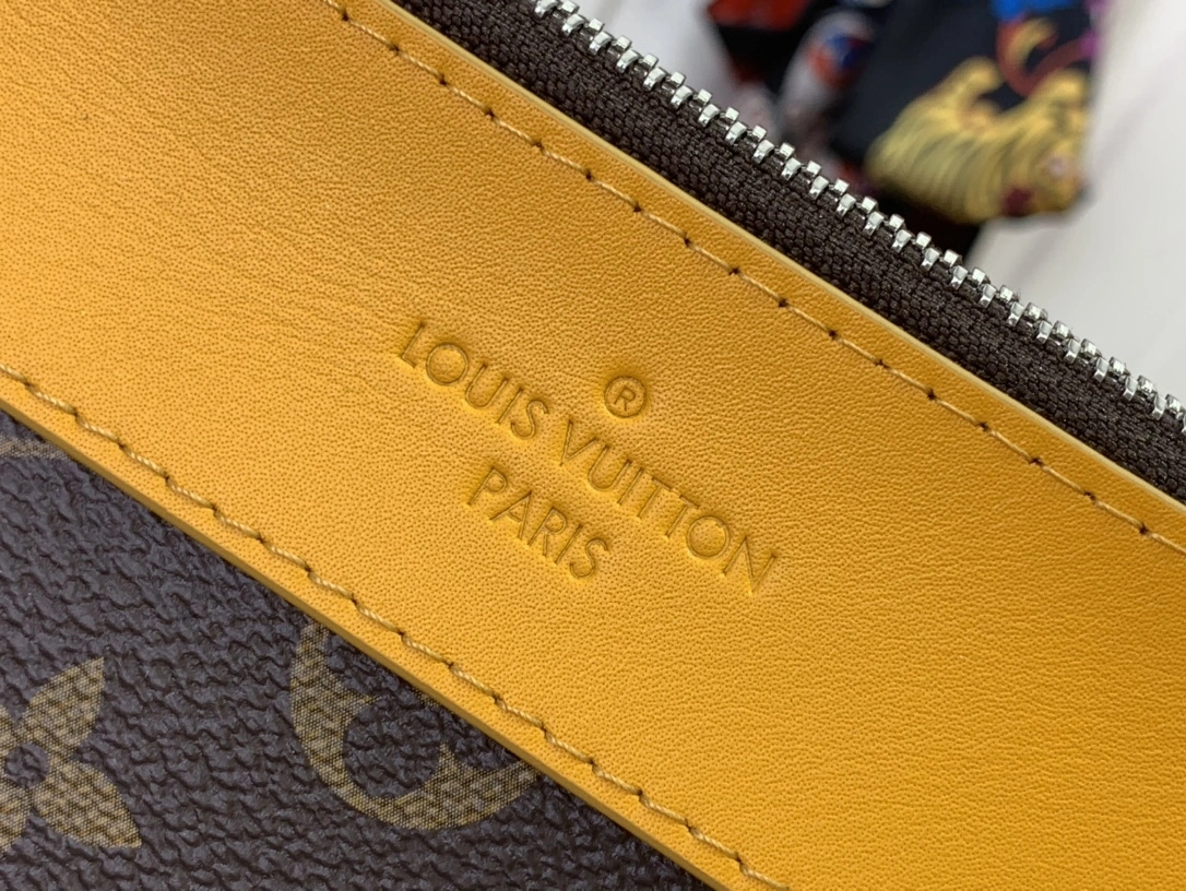 MOMO-- 8V M13198 high quality version Pochette Voyage Souple cowhide item:E-B063C0230
