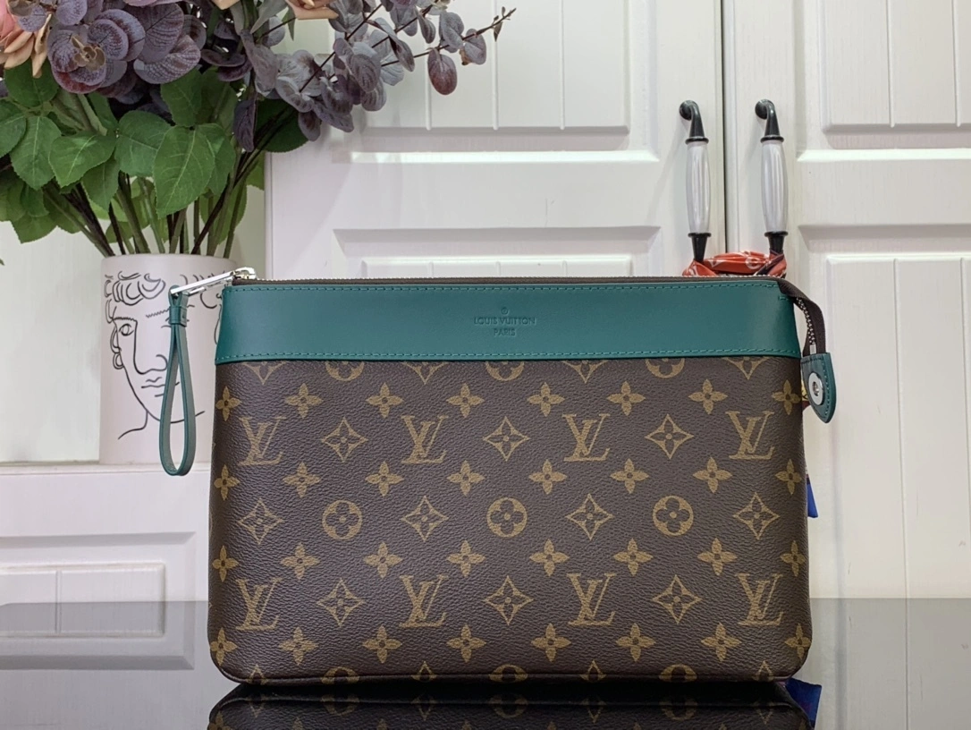 MOMO-- 8V M13199 high quality version Pochette Voyage Souple cowhide item:E-B063C0232