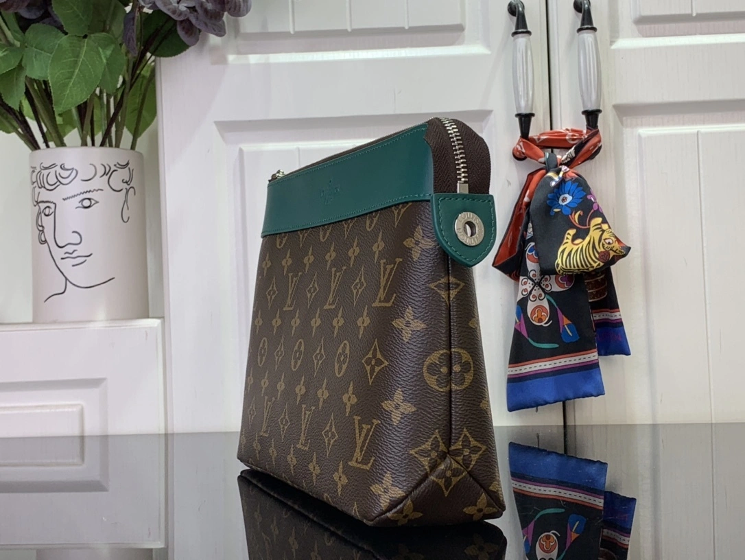 MOMO-- 8V M13199 high quality version Pochette Voyage Souple cowhide item:E-B063C0232