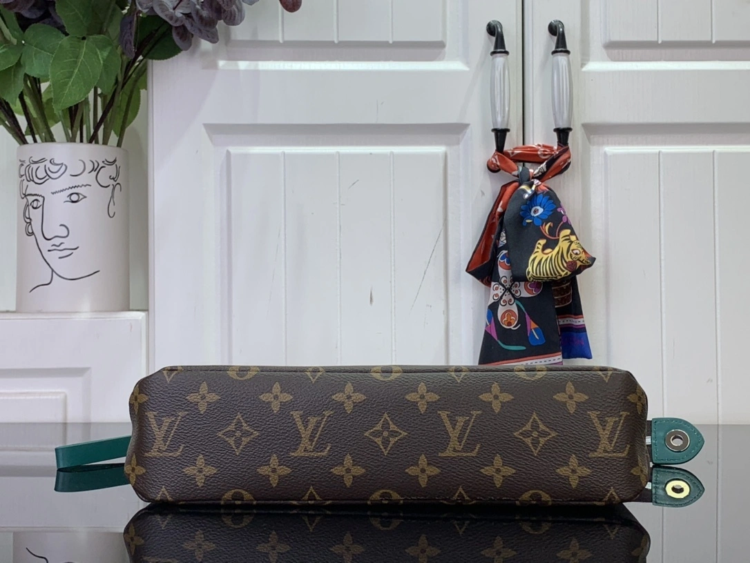 MOMO-- 8V M13199 high quality version Pochette Voyage Souple cowhide item:E-B063C0232