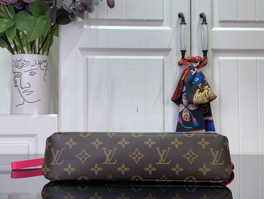MOMO-- 8V M13356 high quality version Pochette Voyage Souple cowhide item:E-B063C0231