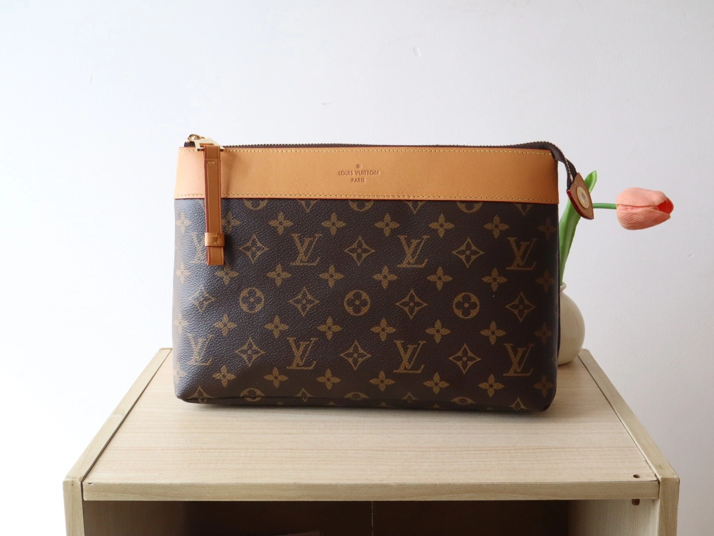 MOMO-- 8V M14057 high quality version Pochette Voyage Souple cowhide item:E-B000C0234