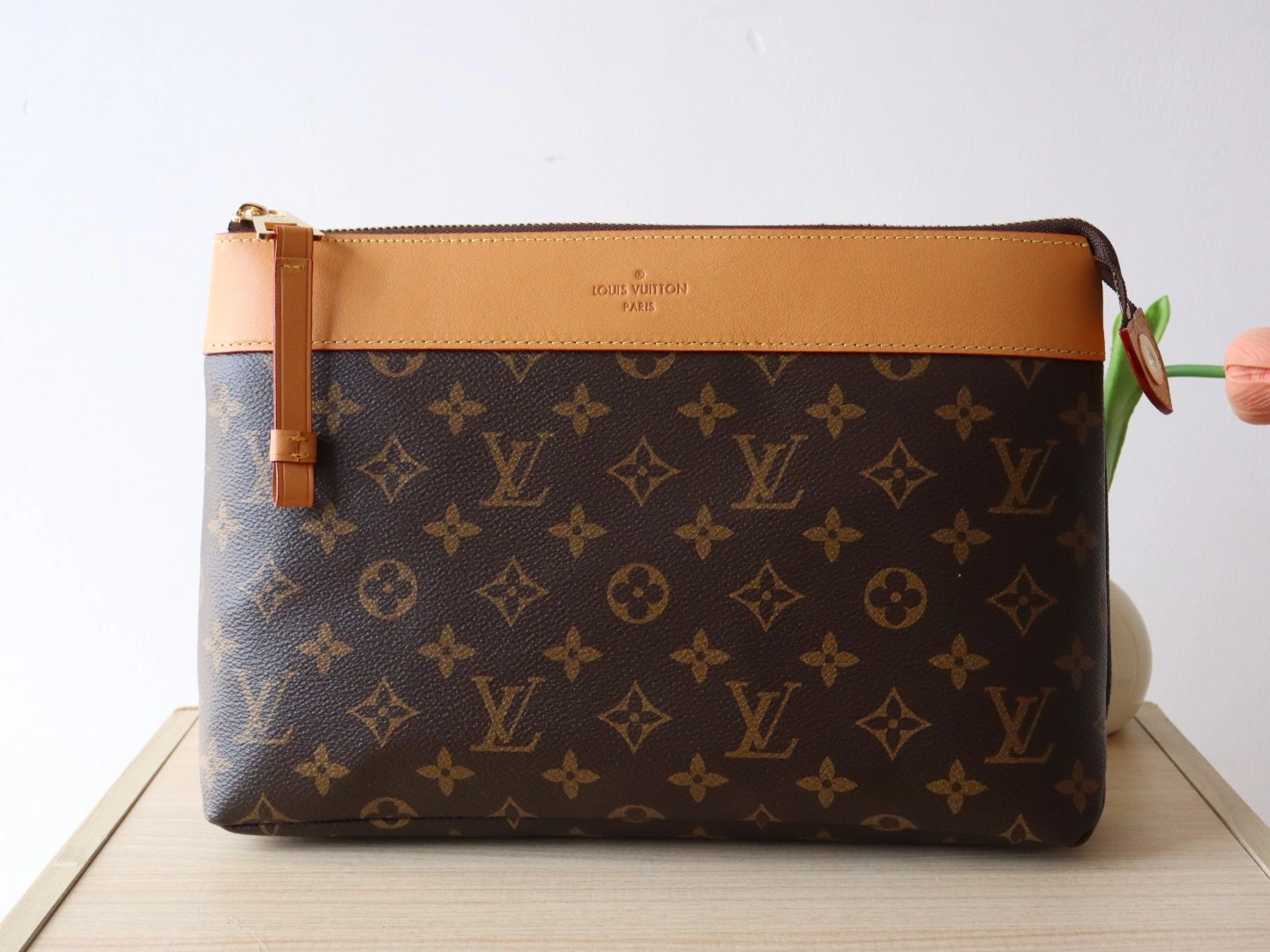 MOMO-- 8V M14057 high quality version Pochette Voyage Souple cowhide item:E-B000C0234