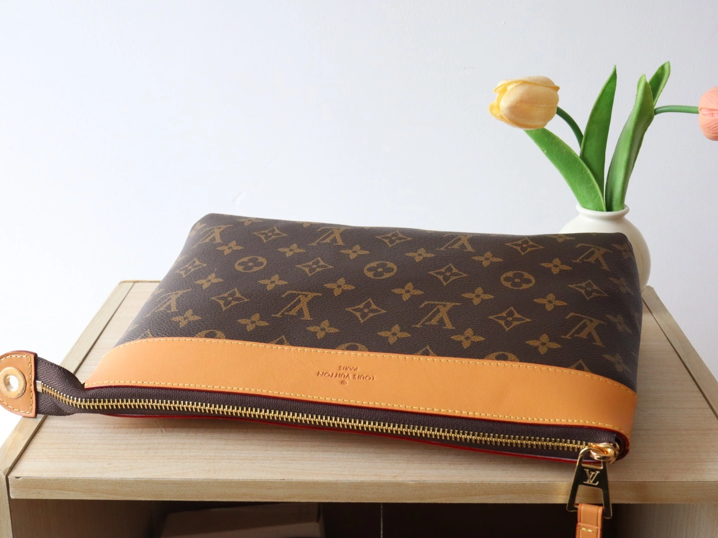 MOMO-- 8V M14057 high quality version Pochette Voyage Souple cowhide item:E-B000C0234