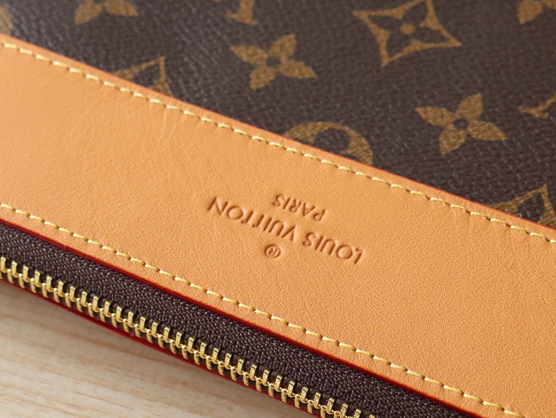 MOMO-- 8V M14057 high quality version Pochette Voyage Souple cowhide item:E-B000C0234