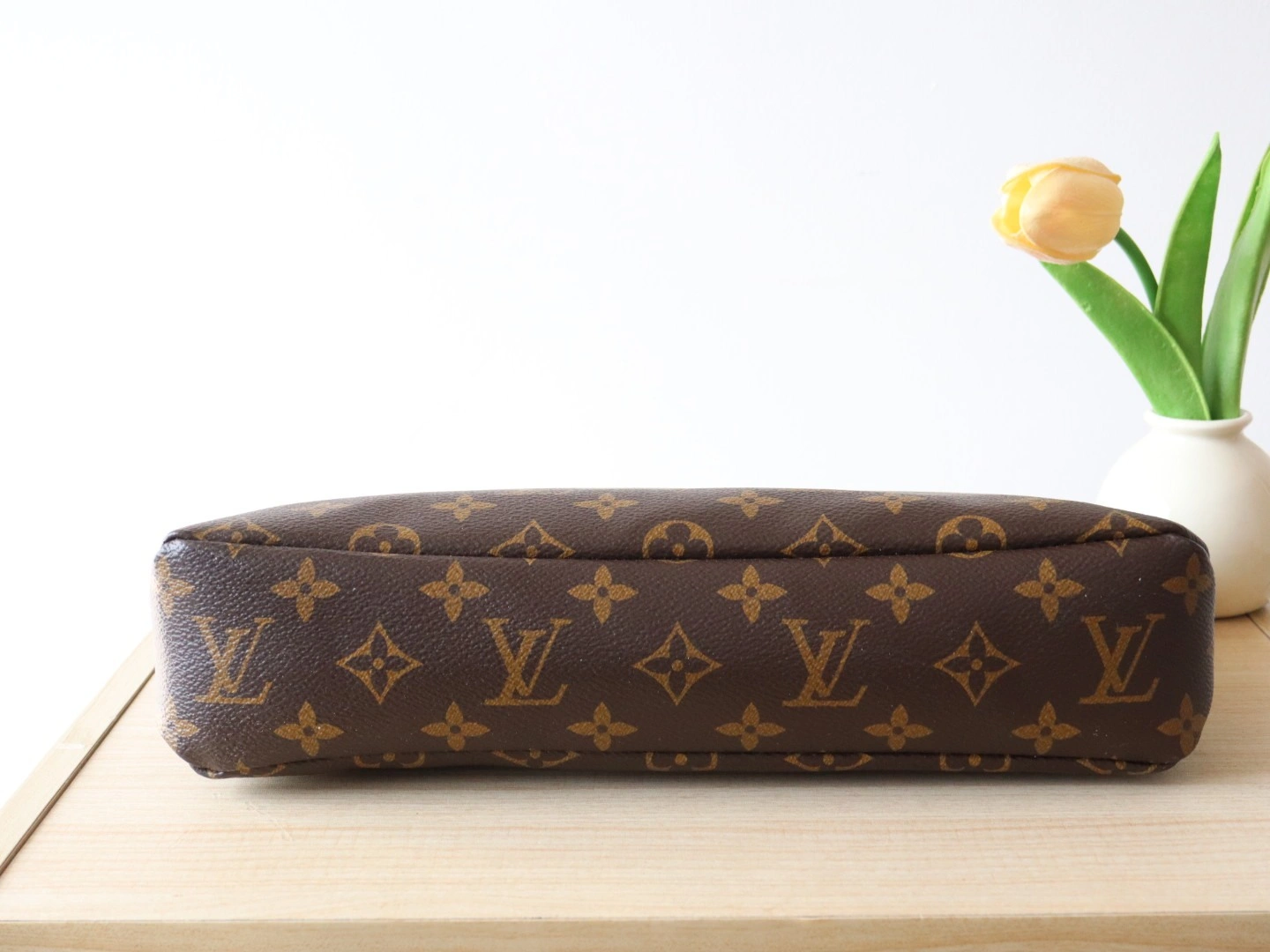 MOMO-- 8V M14057 high quality version Pochette Voyage Souple cowhide item:E-B000C0234