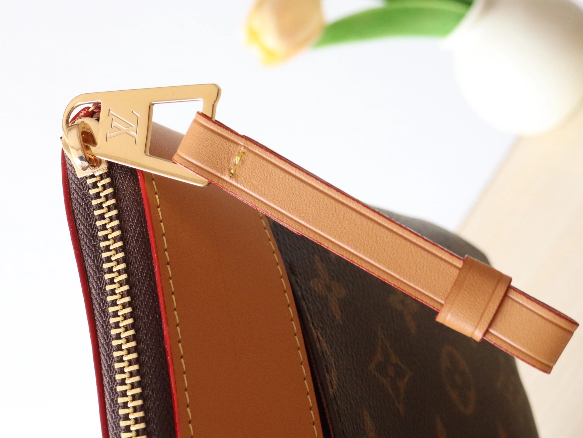 MOMO-- 8V M14057 high quality version Pochette Voyage Souple cowhide item:E-B000C0234