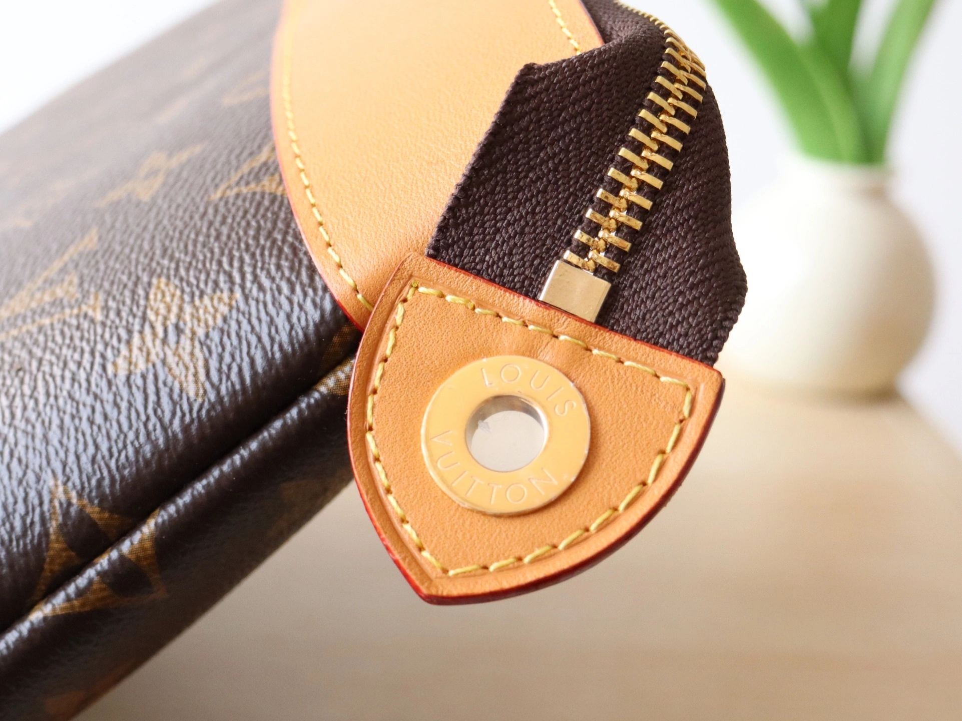 MOMO-- 8V M14057 high quality version Pochette Voyage Souple cowhide item:E-B000C0234