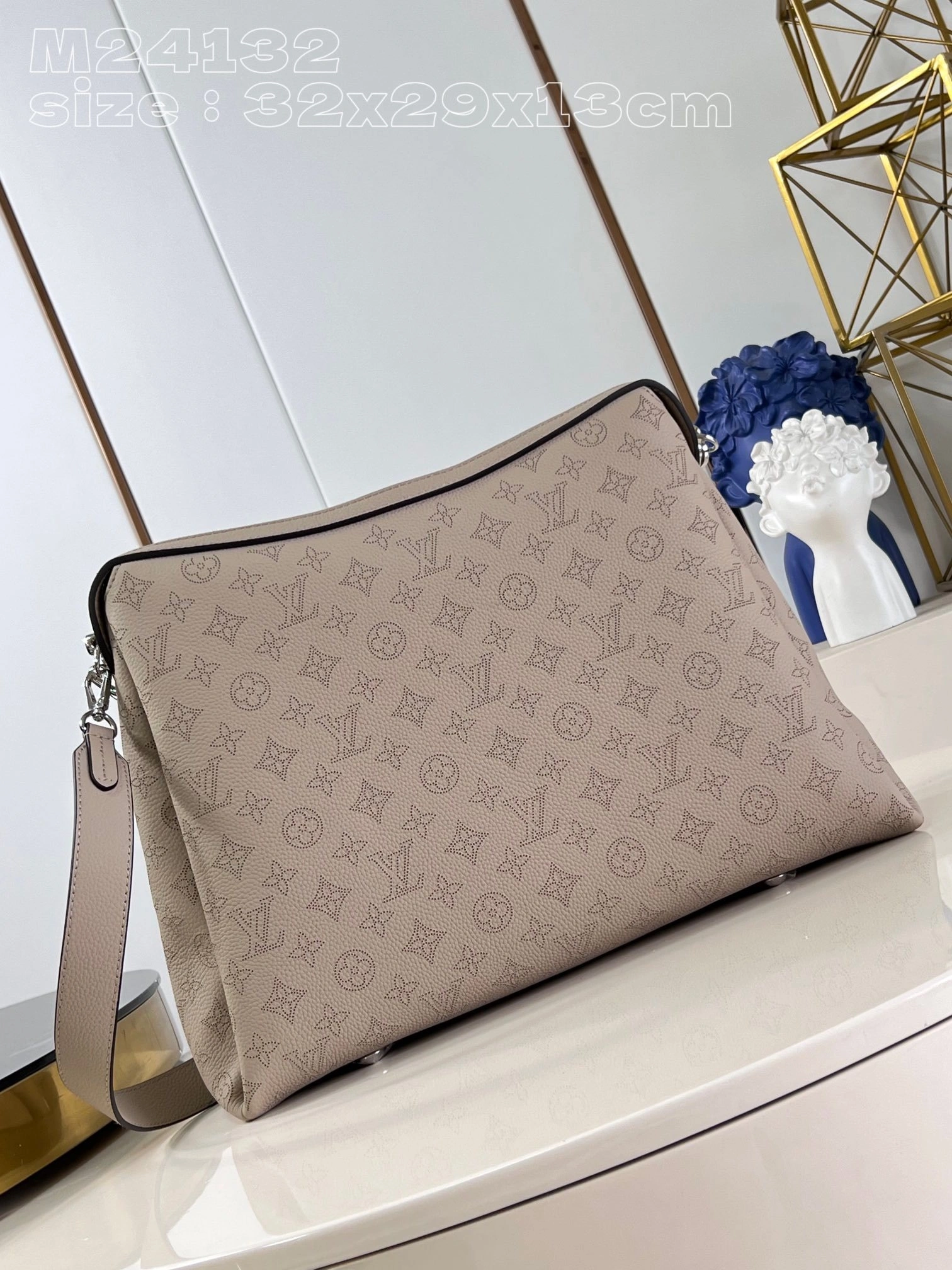 MOMO-- 8V M24133 high quality version Mahina Hand It All MM Calfskin item:E-B000C0529