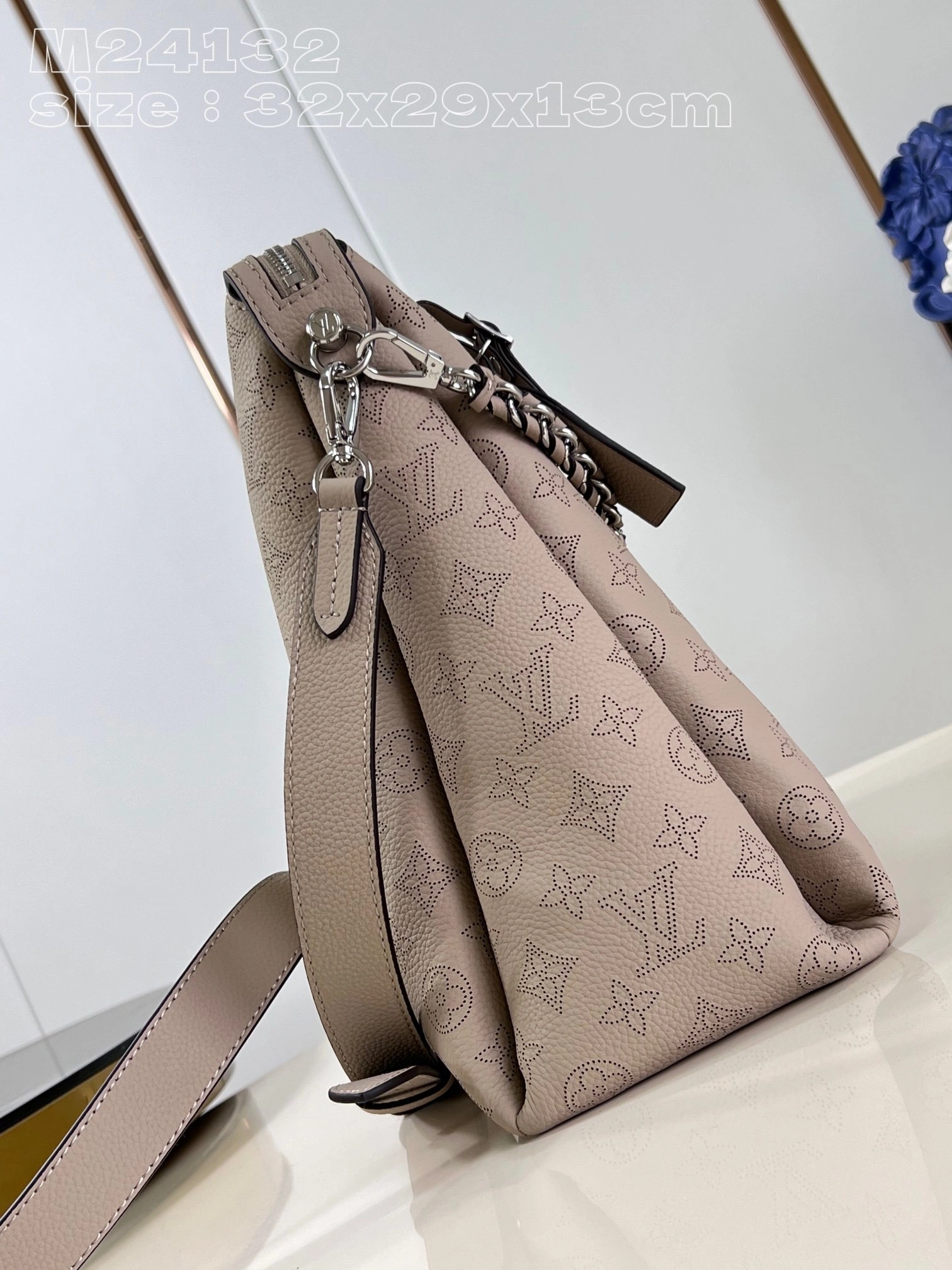 MOMO-- 8V M24133 high quality version Mahina Hand It All MM Calfskin item:E-B000C0529
