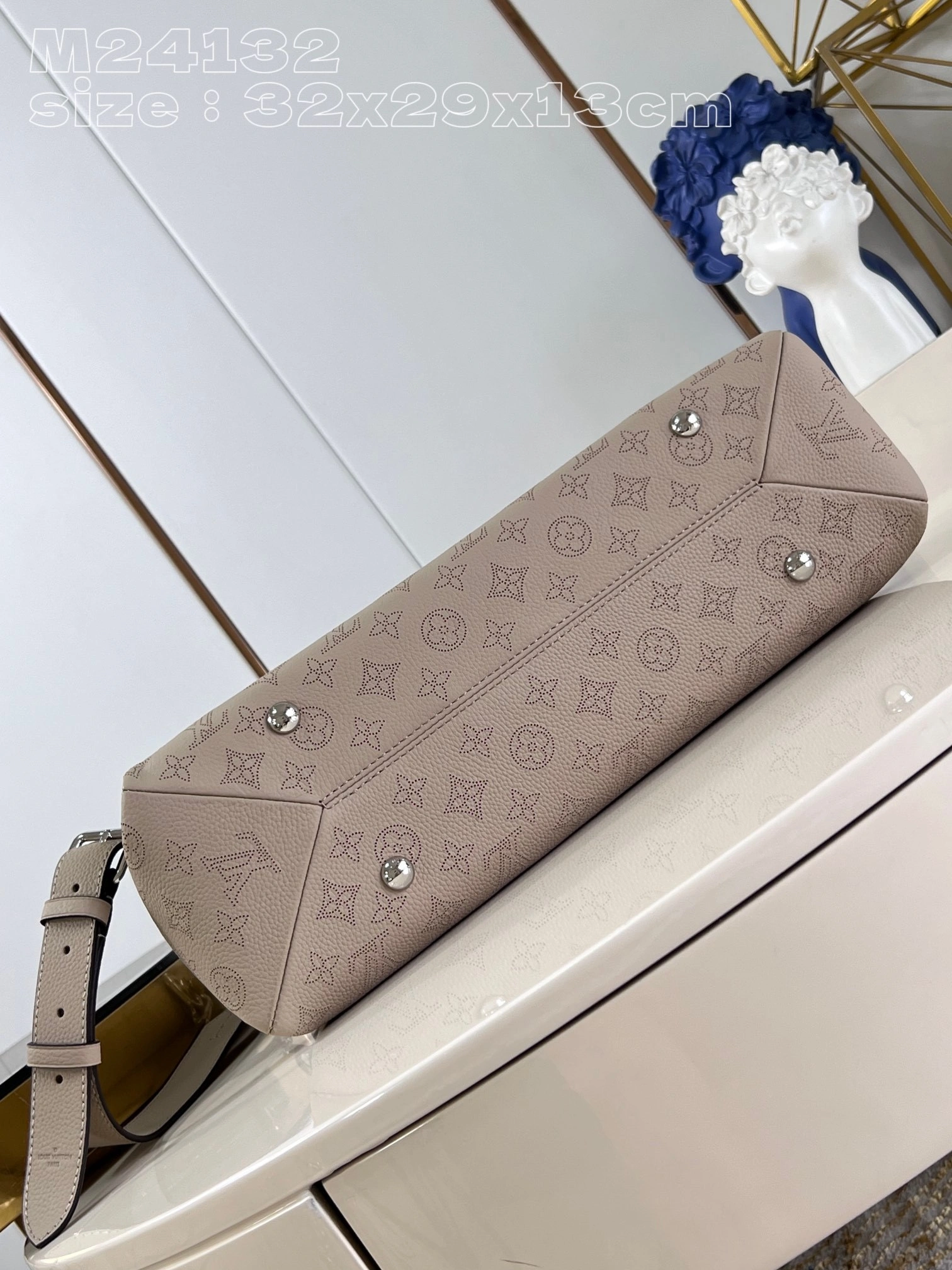 MOMO-- 8V M24133 high quality version Mahina Hand It All MM Calfskin item:E-B000C0529