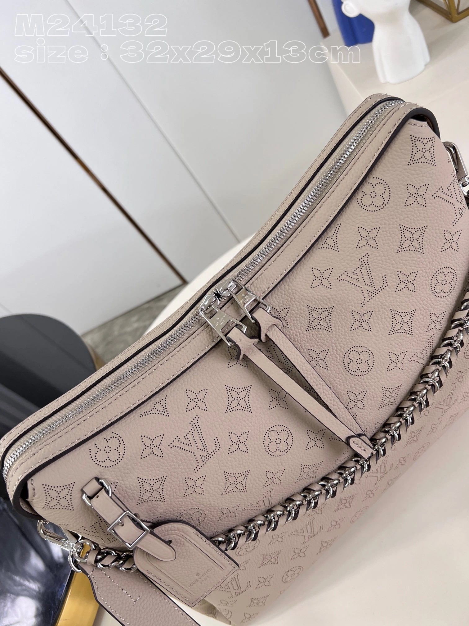 MOMO-- 8V M24133 high quality version Mahina Hand It All MM Calfskin item:E-B000C0529