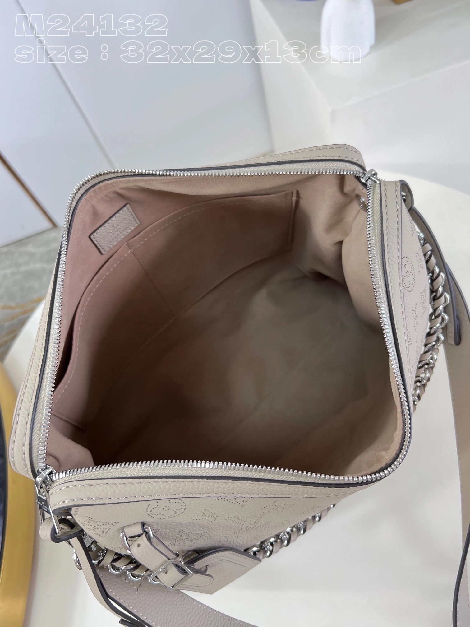 MOMO-- 8V M24133 high quality version Mahina Hand It All MM Calfskin item:E-B000C0529