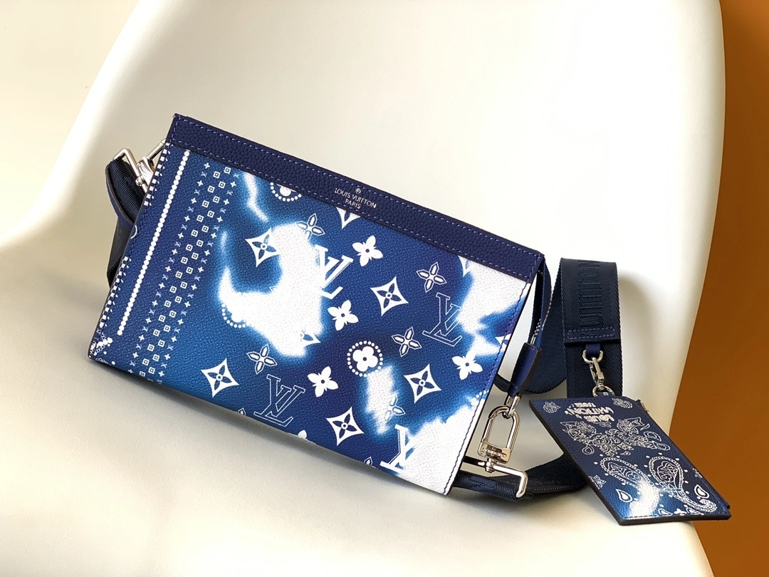 MOMO-- 8V M81431 high quality version Gaston Wearable Wallet cowhide item:E-B330C0235