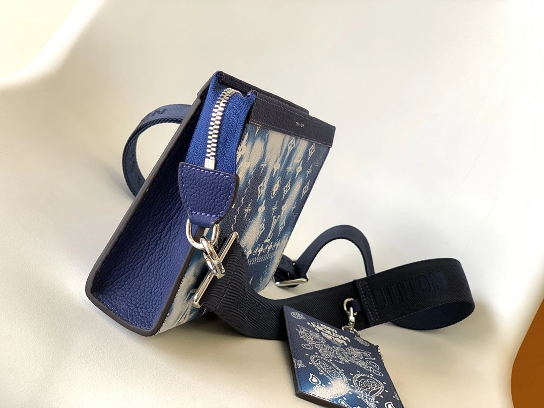 MOMO-- 8V M81431 high quality version Gaston Wearable Wallet cowhide item:E-B330C0235