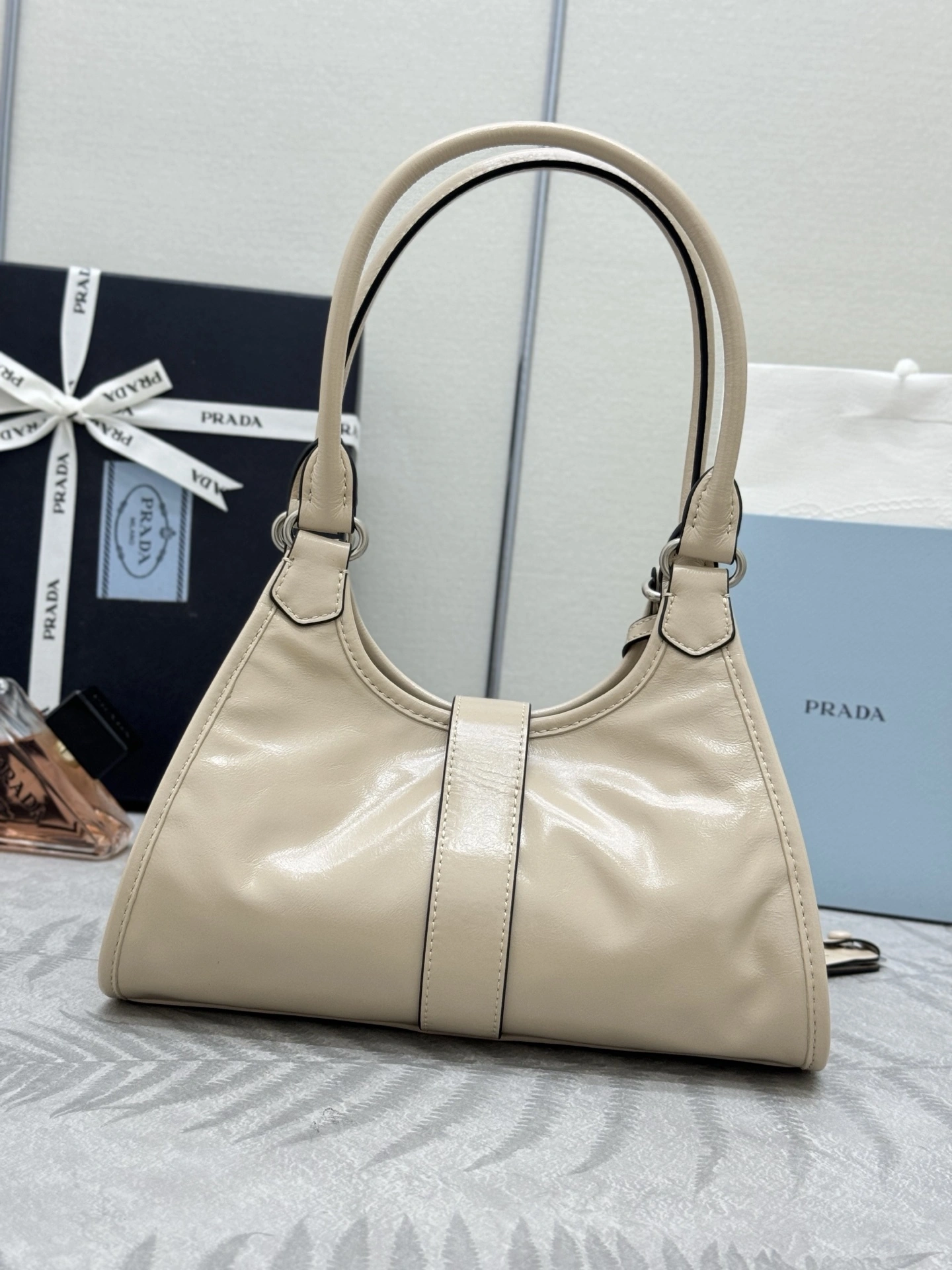 MOMO-- Pr141 1BG580_2CYR_F03MV_V_OOM high quality version waxed skin item:E-B000K0612
