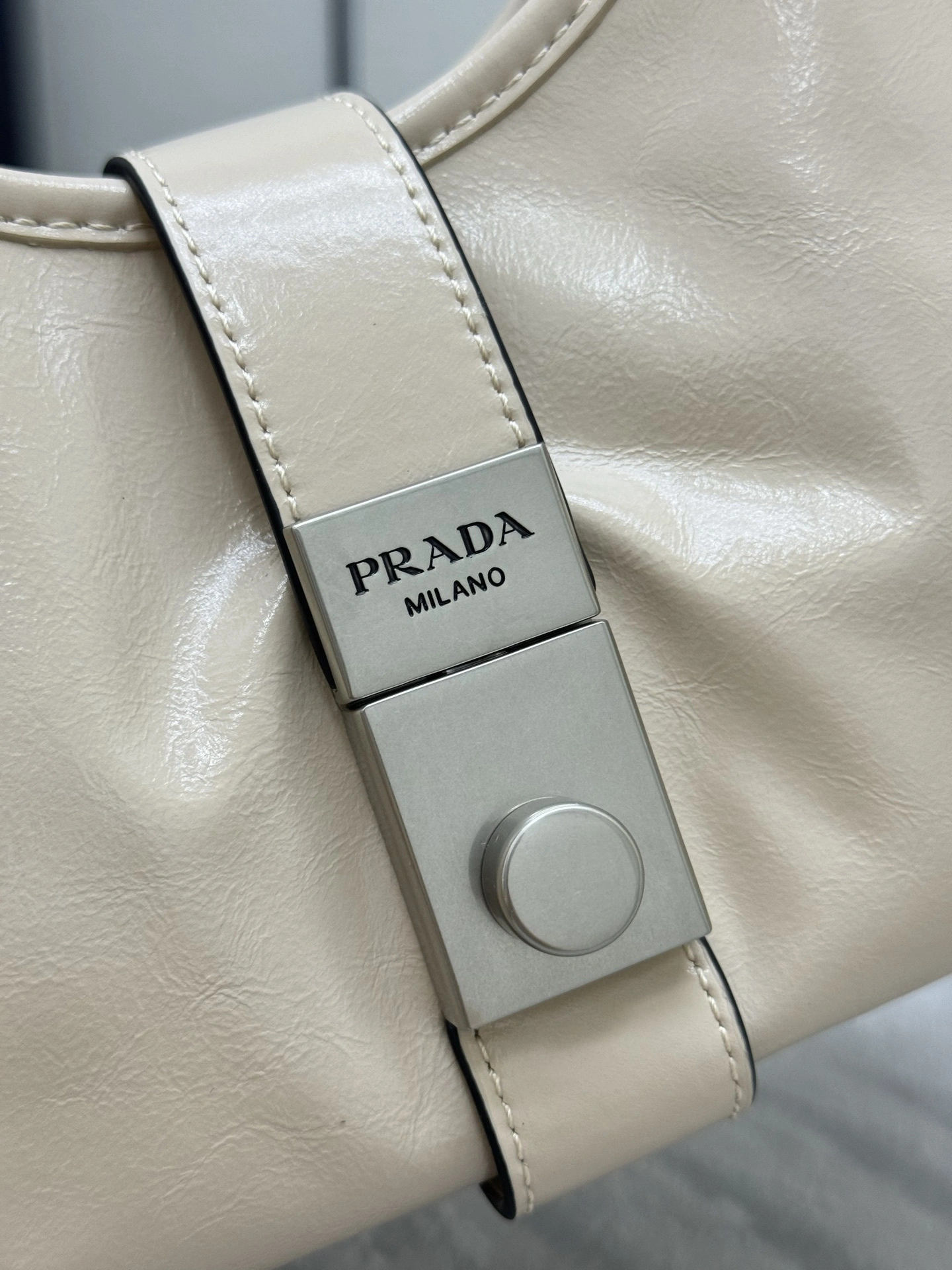 MOMO-- Pr141 1BG580_2CYR_F03MV_V_OOM high quality version waxed skin item:E-B000K0612