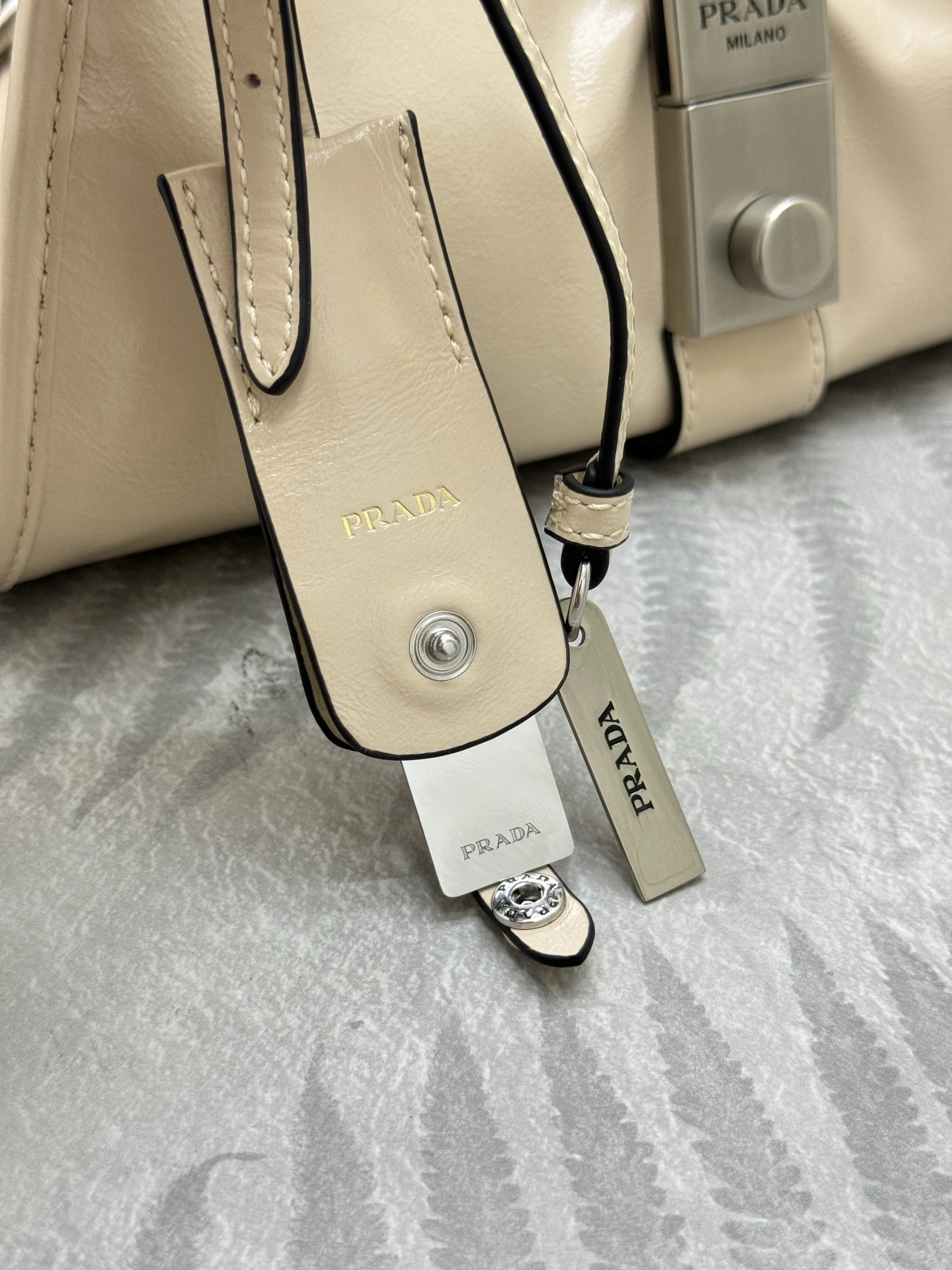 MOMO-- Pr141 1BG580_2CYR_F03MV_V_OOM high quality version waxed skin item:E-B000K0612
