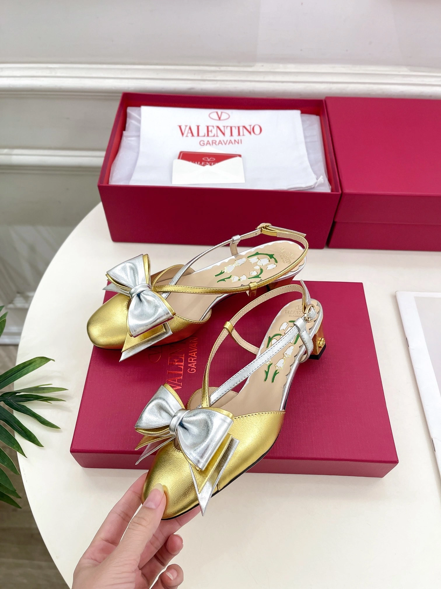 COCO-- V1859ti9o 6W2S0LB6KDR_R1X Heel height：4CM Roman Stud sheepskin item:D-X000L2547