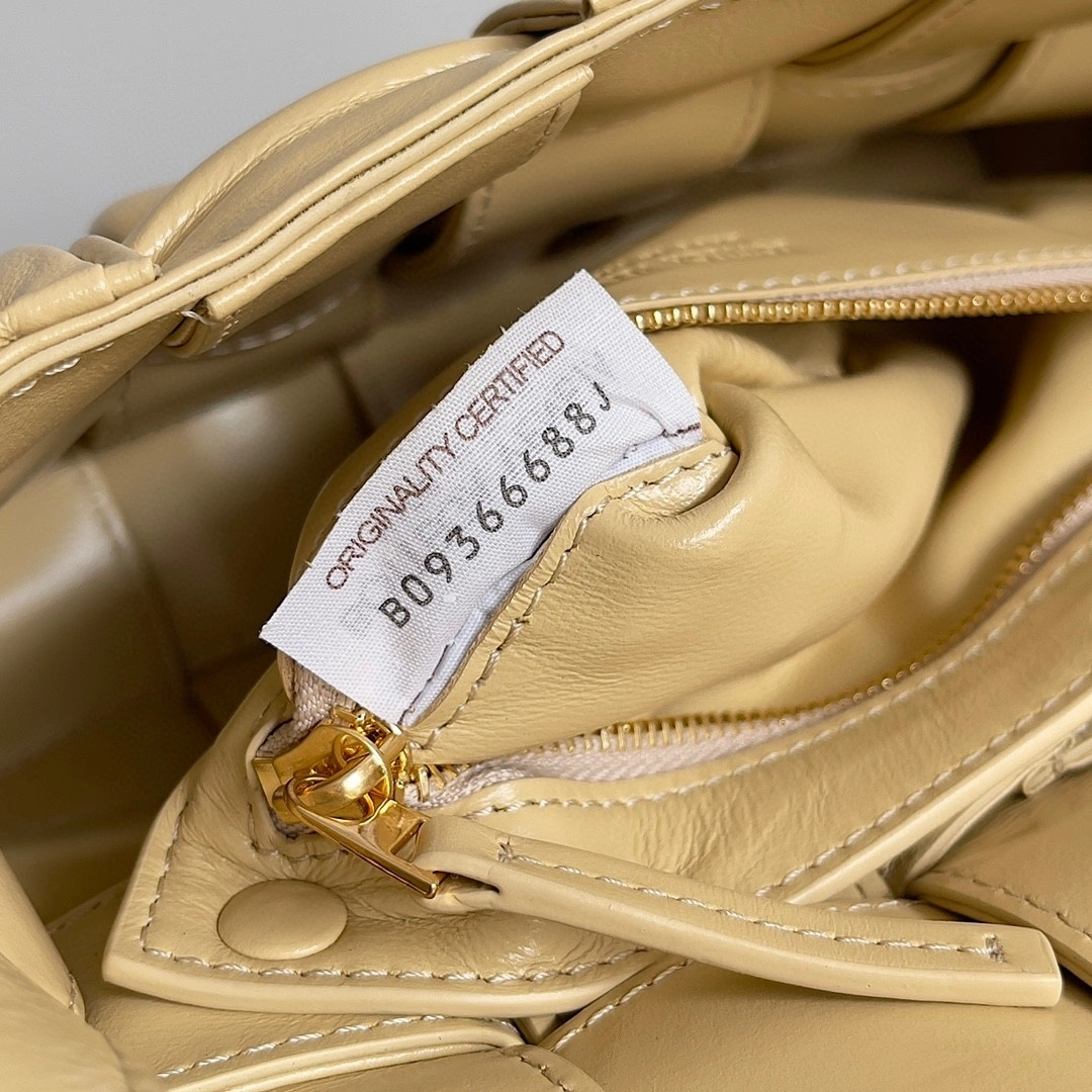 MOMO-- V595t1 717089V2FY19796 high quality version cowhide sheepskin item:D-B000I1206