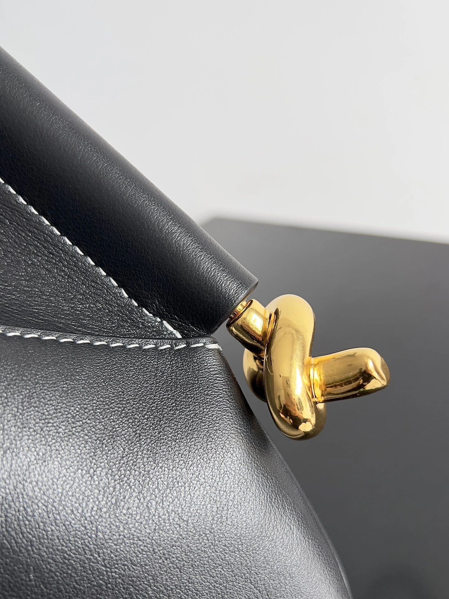 MOMO-- V595t1 799522V4GM01293 high quality version SOLSTICE Calfskin item:E-B063A0957