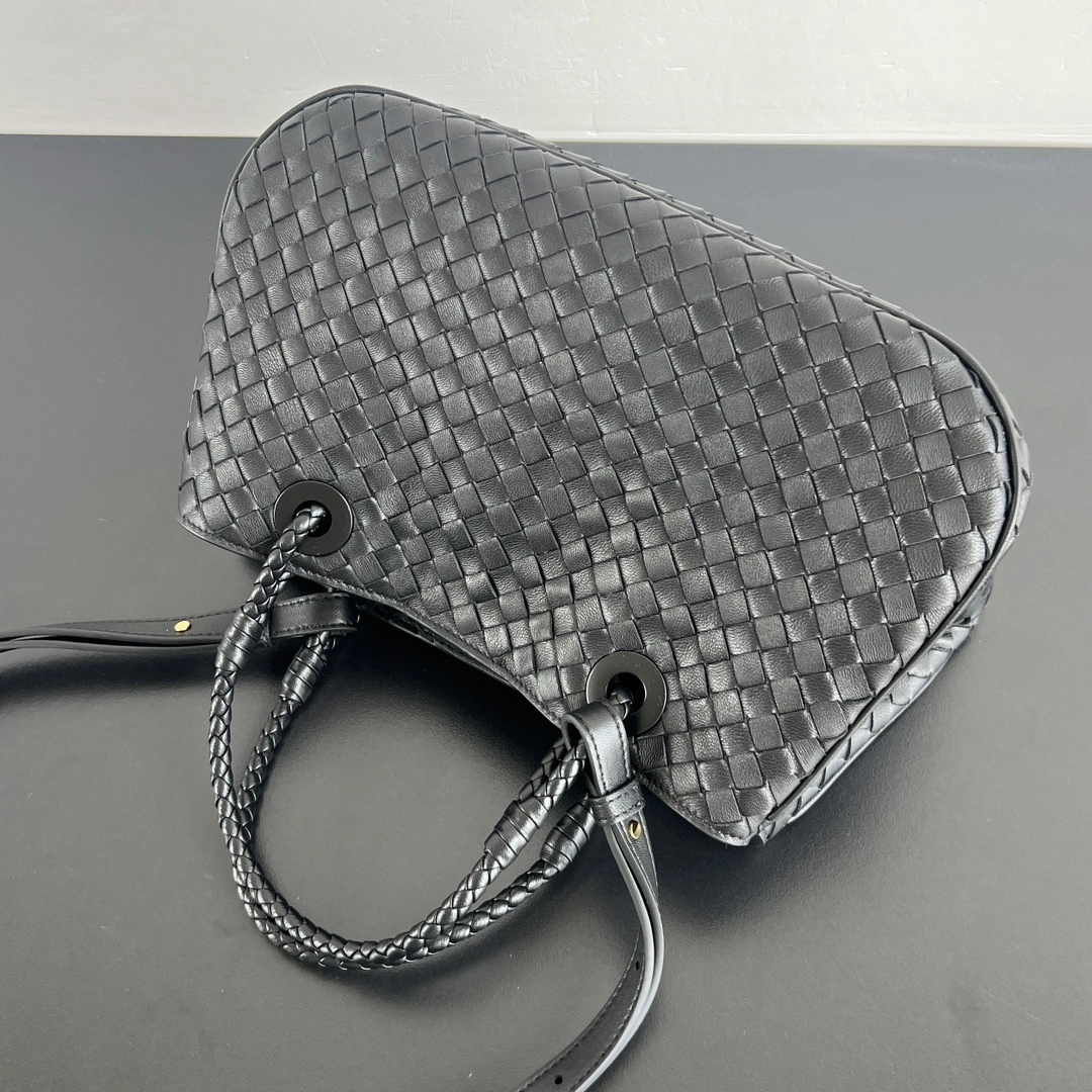 MOMO-- V595t1 836261V08Z02272 high quality version Basket sheepskin item:E-B664G1502W