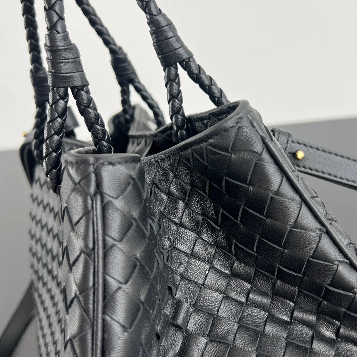 MOMO-- V595t1 836261V08Z02272 high quality version Basket sheepskin item:E-B664G1502W