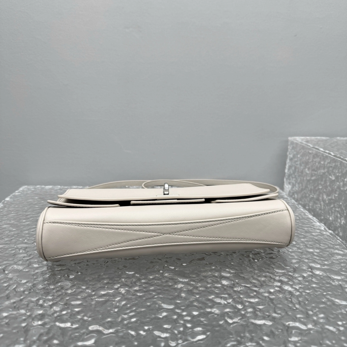 MOMO- 218593i161 8349432ABAW2910 high quality version Bel Air Clutch item:E-B664G1718