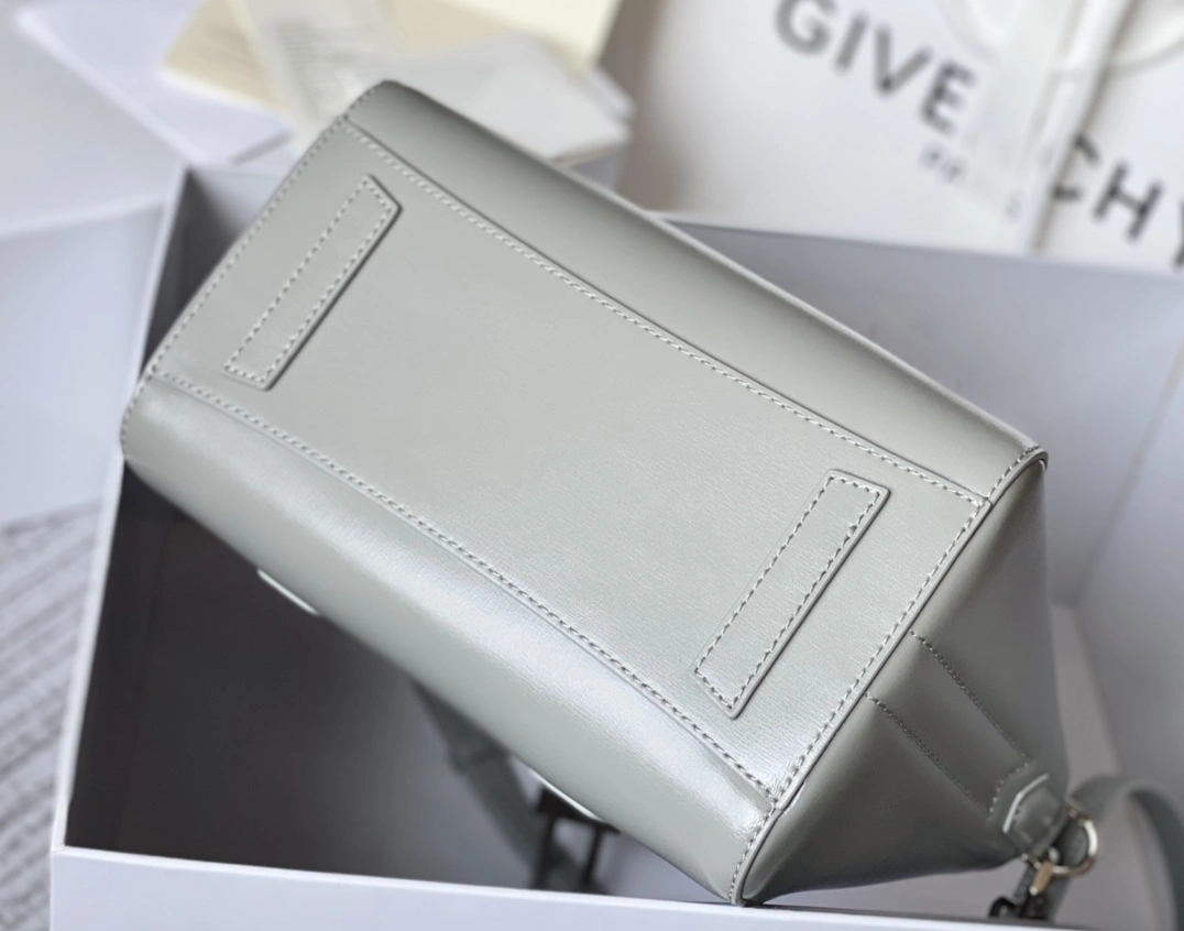 MOMO- 6iv593hy BB50U0B14Y-030 high quality version Antignoa Calfskin item:E-B000A0960