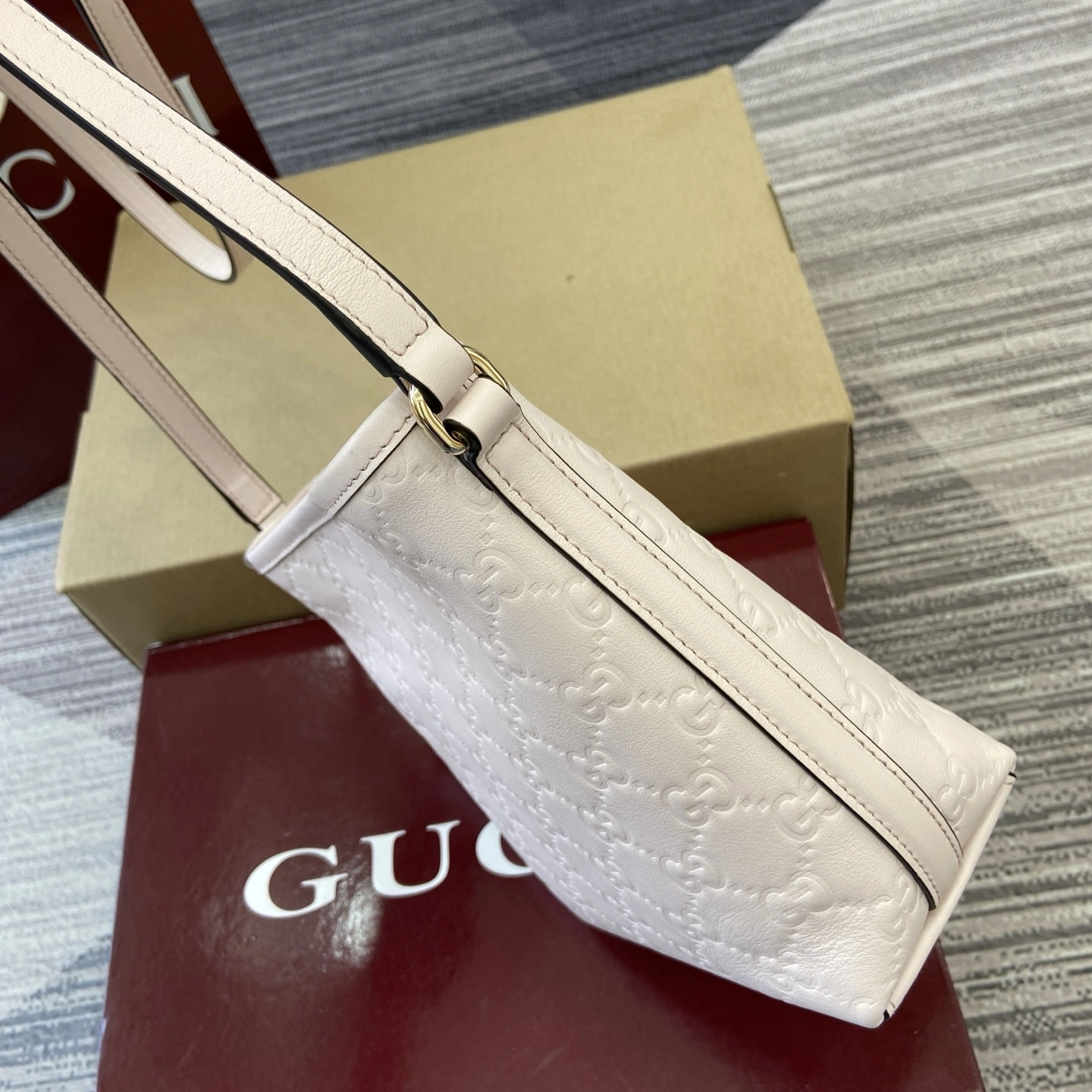 MOMO--6u33i 847090-AAFDV-5734 high quality version GG Emblem cowhide item:E-B815K2037