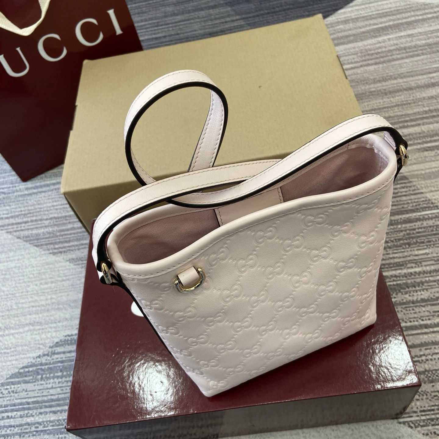 MOMO--6u33i 847090-AAFDV-5734 high quality version GG Emblem cowhide item:E-B815K2037