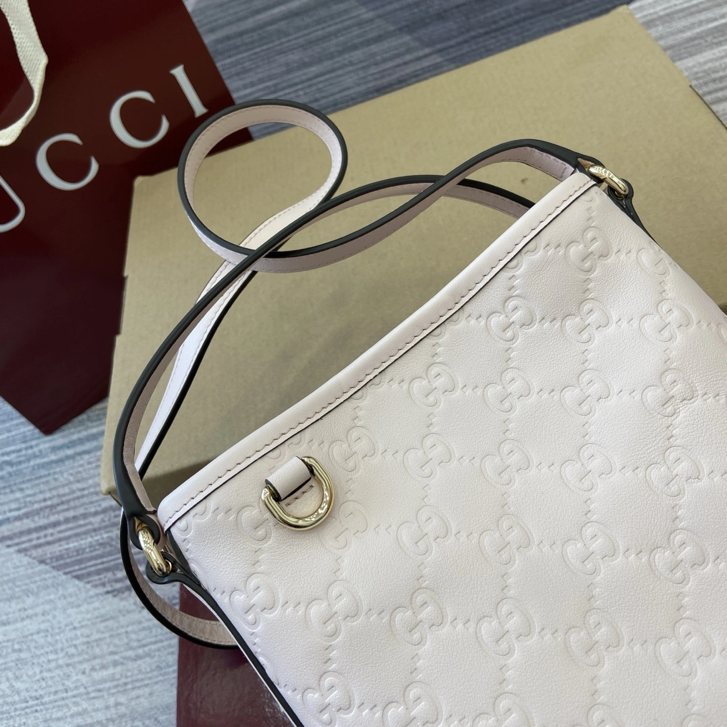MOMO--6u33i 847090-AAFDV-5734 high quality version GG Emblem cowhide item:E-B815K2037