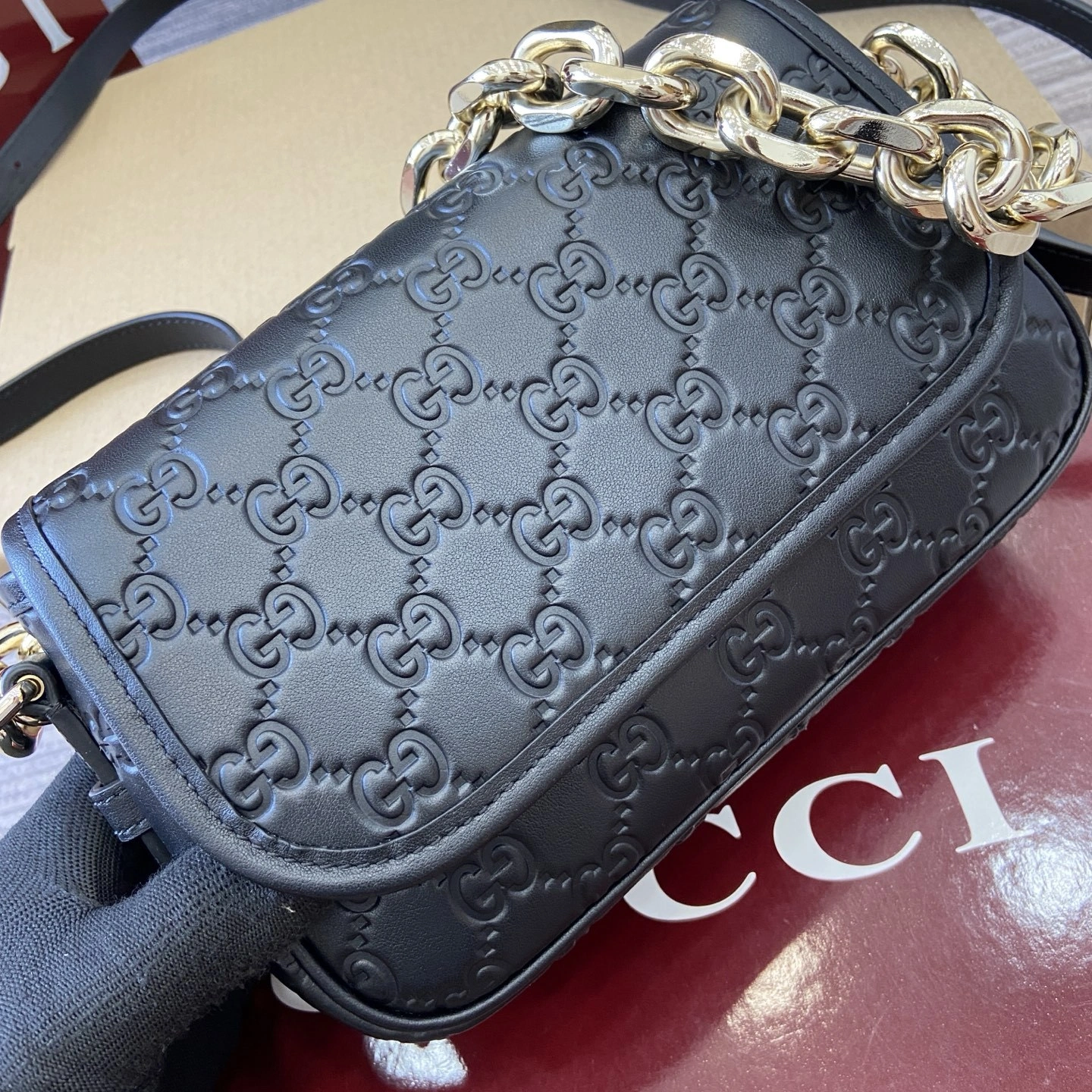 MOMO--6u33i 847448-AAFDV-1000 high quality version GG Emblem cowhide item:E-B815K1902