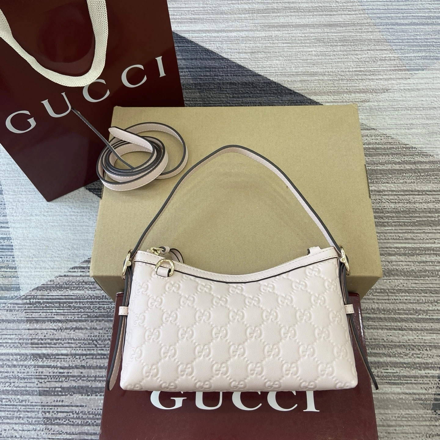 MOMO-- 6u33i 847450-AAFDV-5734 high quality version GG Emblem cowhide item:E-B815K1918