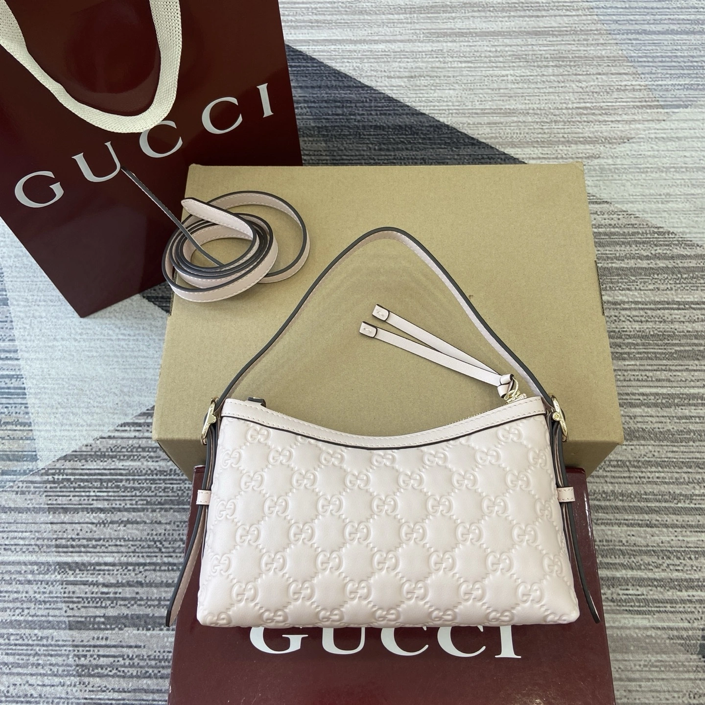 MOMO-- 6u33i 847450-AAFDV-5734 high quality version GG Emblem cowhide item:E-B815K1918