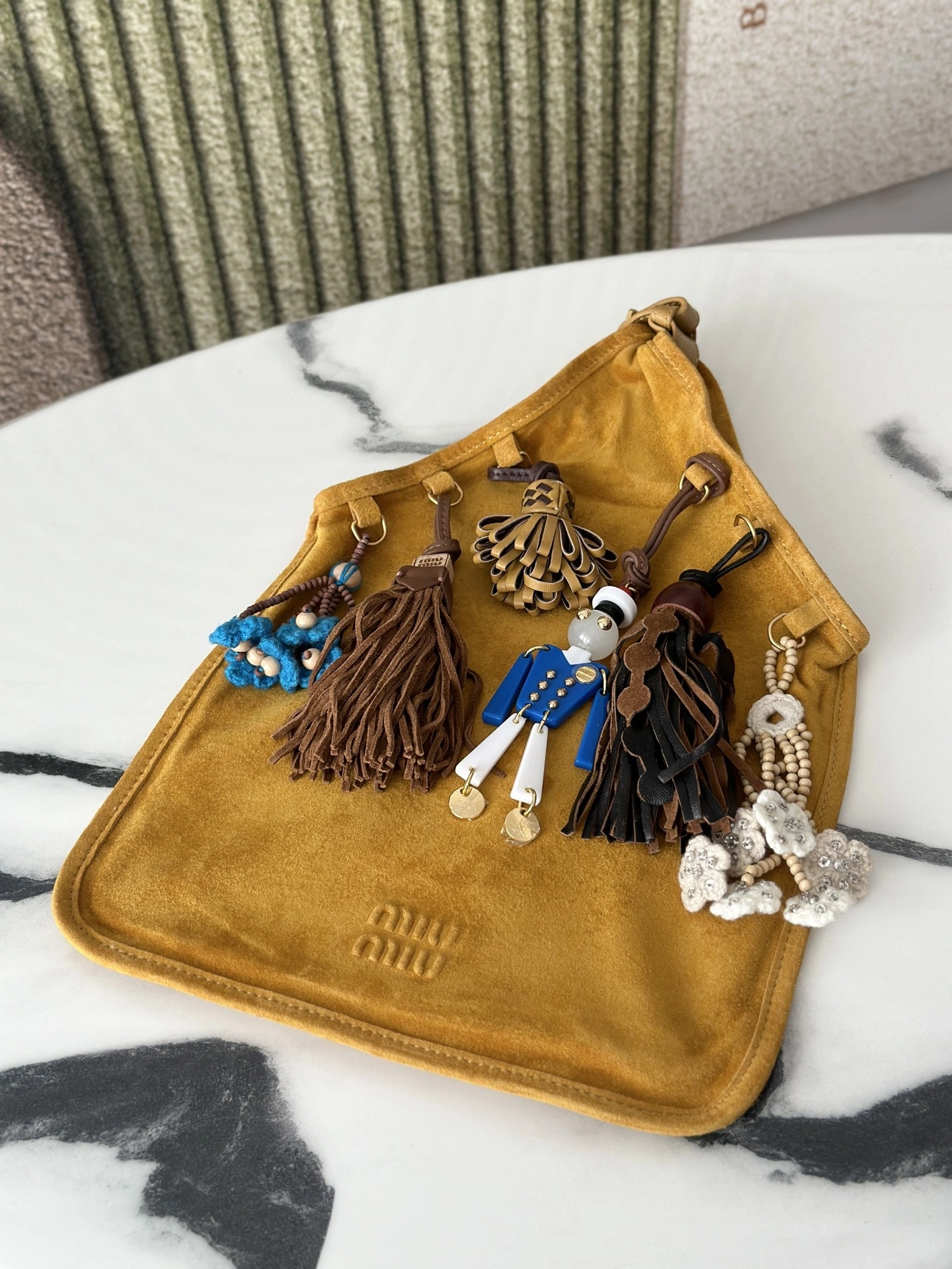 MOMO--7iu7iu 5BA295_2IBU_F0R55_V_OT2 high quality version sheepskin item:E-B000L1611T
