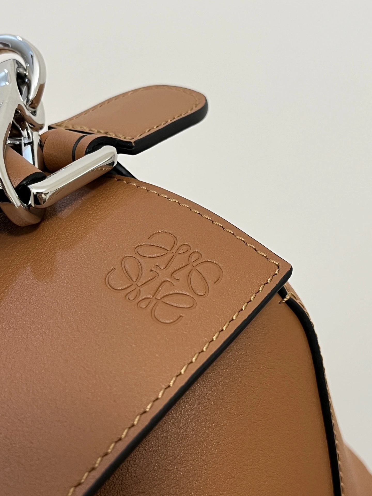 MOMO-- 8o5w5 A510P60X41-0TAN high quality version Calfskin 24CMPuzzle item:E-B050I0520