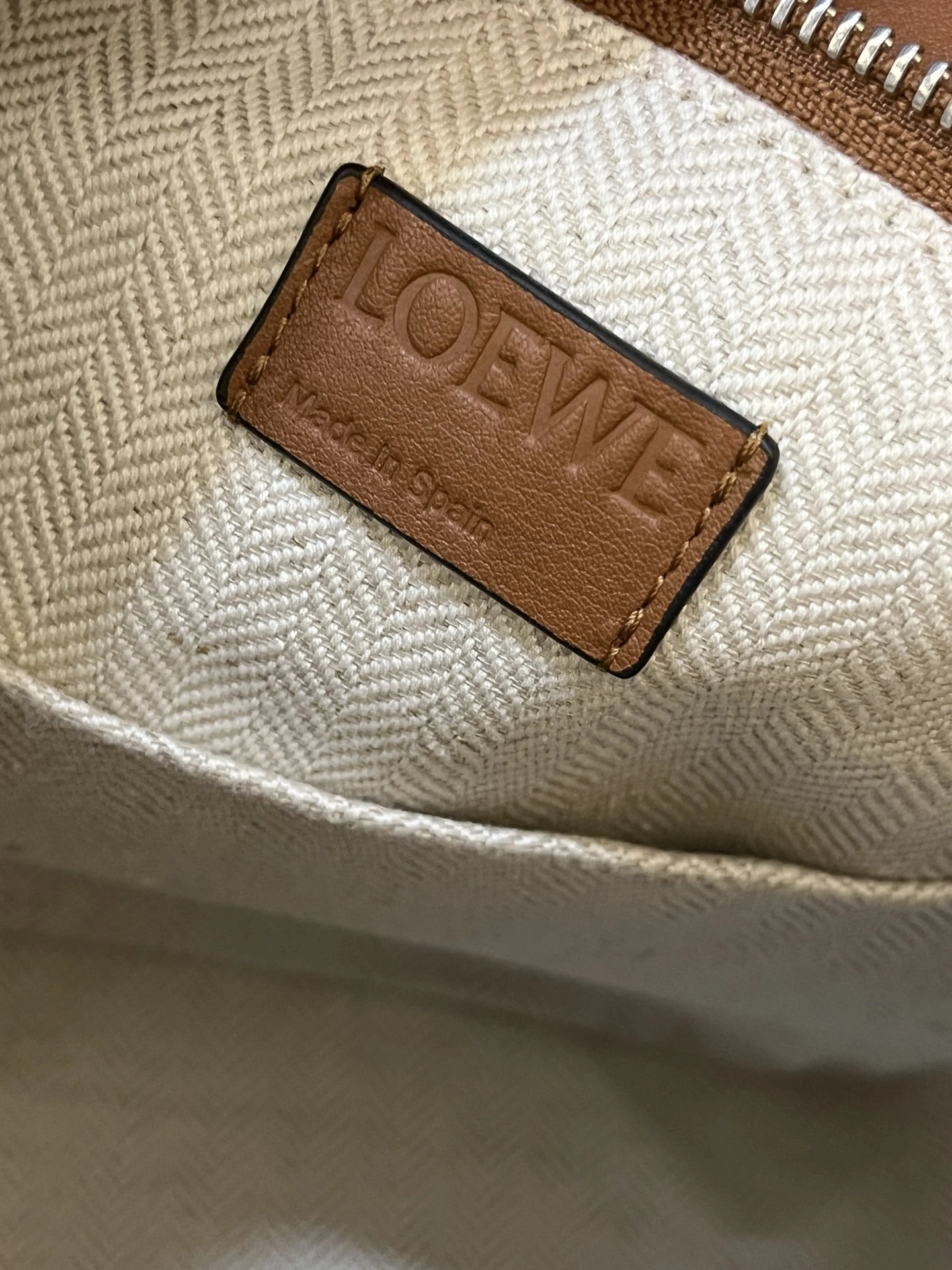MOMO-- 8o5w5 A510P60X41-0TAN high quality version Calfskin 24CMPuzzle item:E-B050I0520