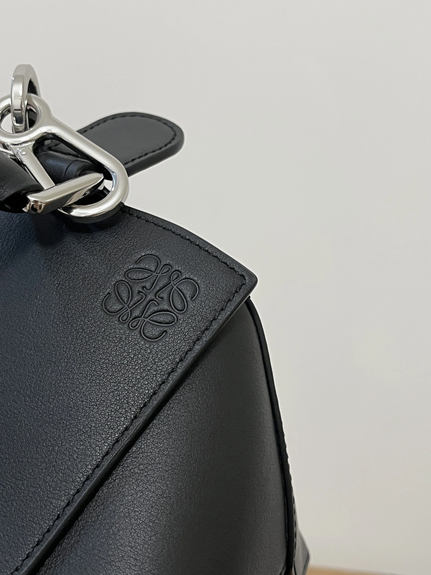 MOMO-- 8o5w5 A510P60X41-1100 high quality version Calfskin 24CMPuzzle item:E-B050I0519