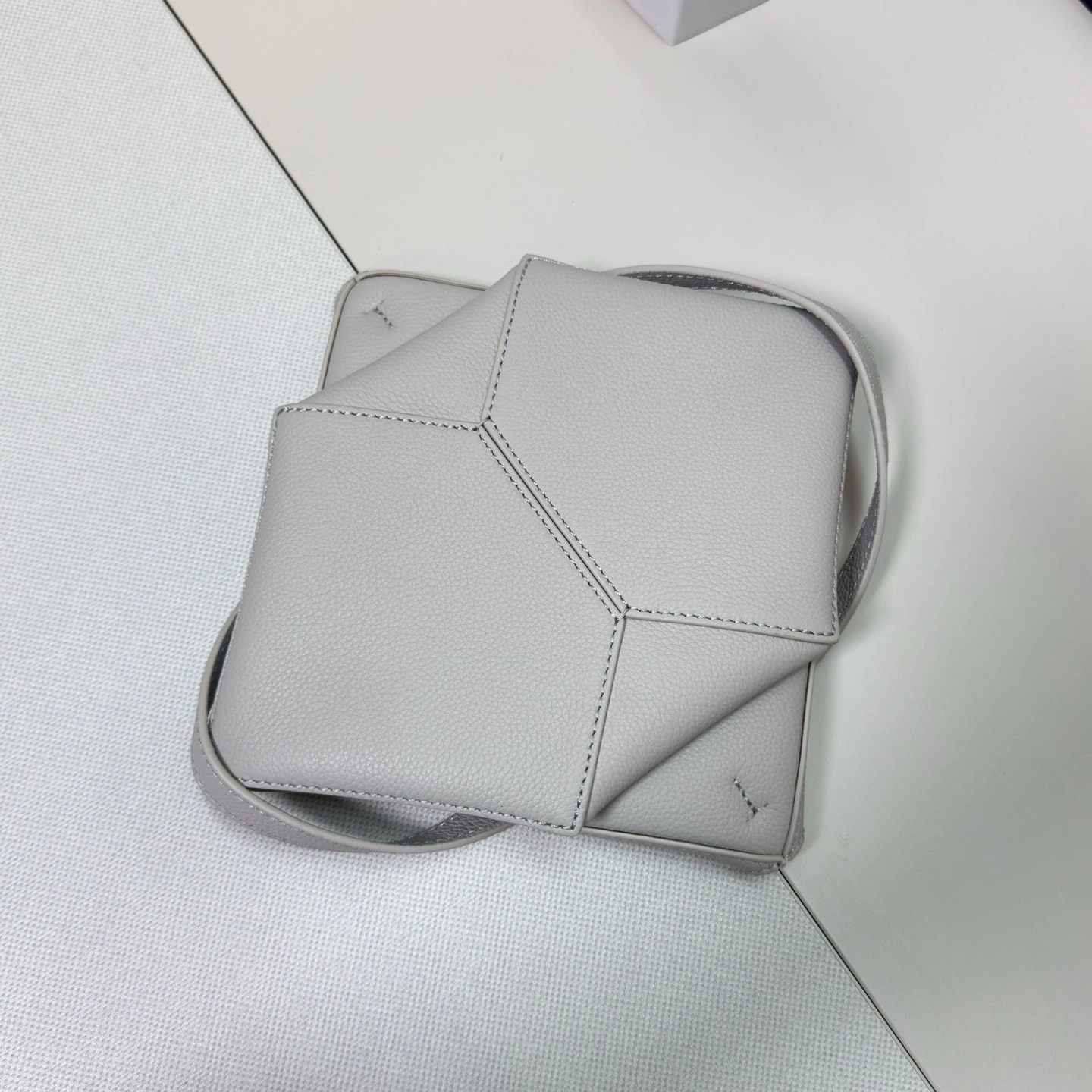 MOMO-- 8o5w5 A779V25X19-1769 high quality version cowhide Puzzle Fold item:E-B177I1790