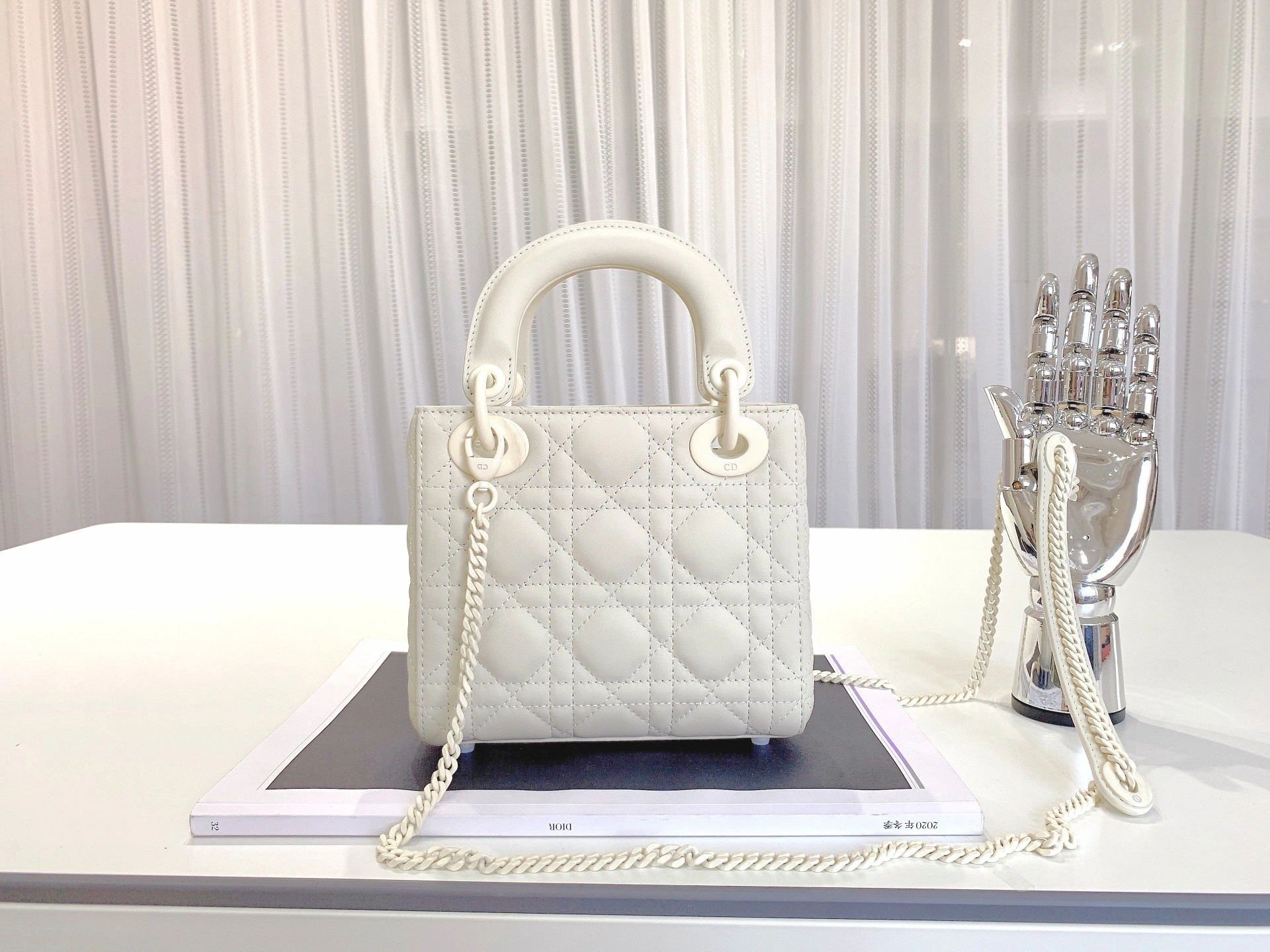 Custombag-- M0505ILOI-M030 Lady high quality version White frosted cowhide item：C-B803D0712