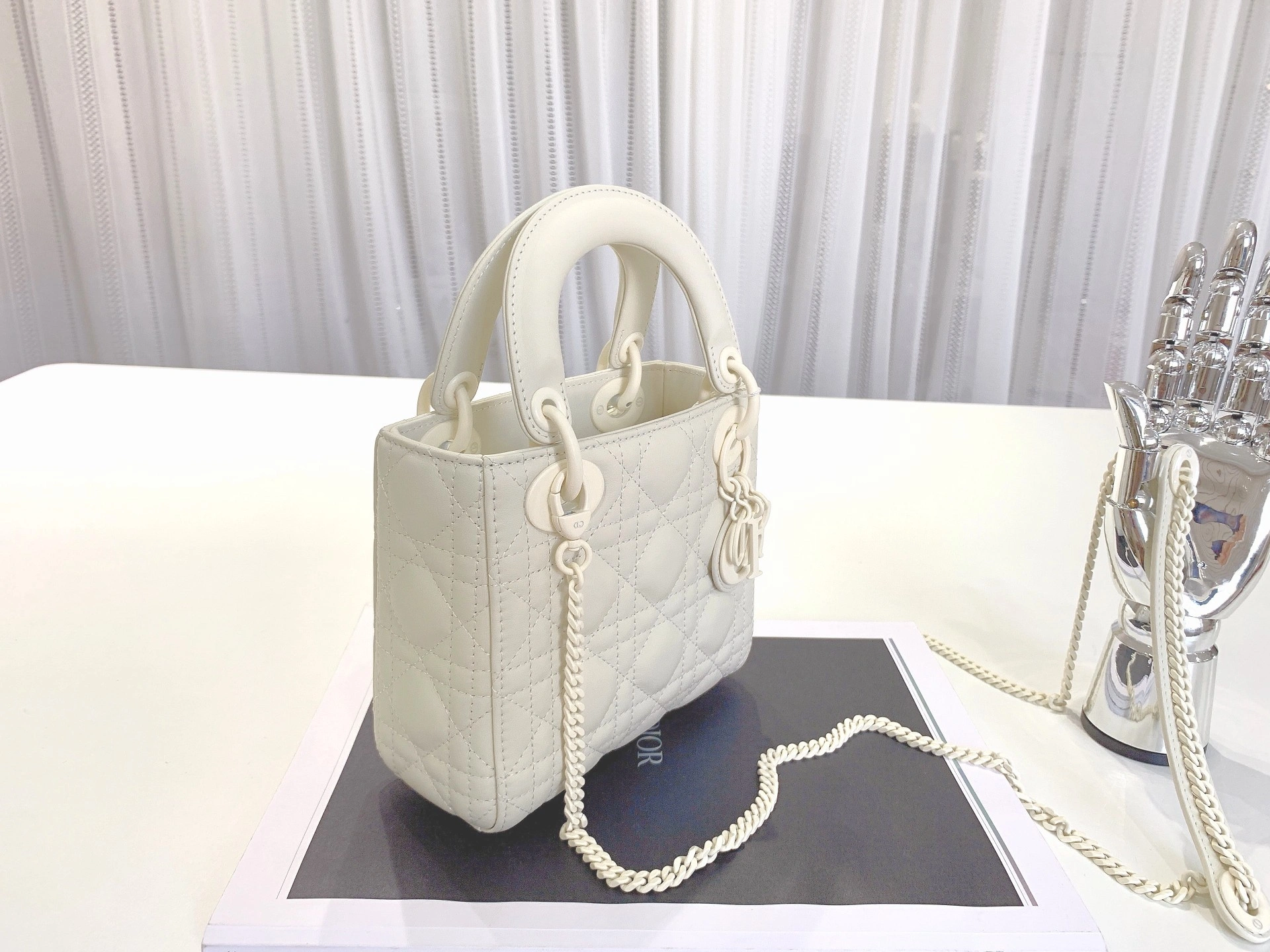 Custombag-- M0505ILOI-M030 Lady high quality version White frosted cowhide item：C-B803D0712