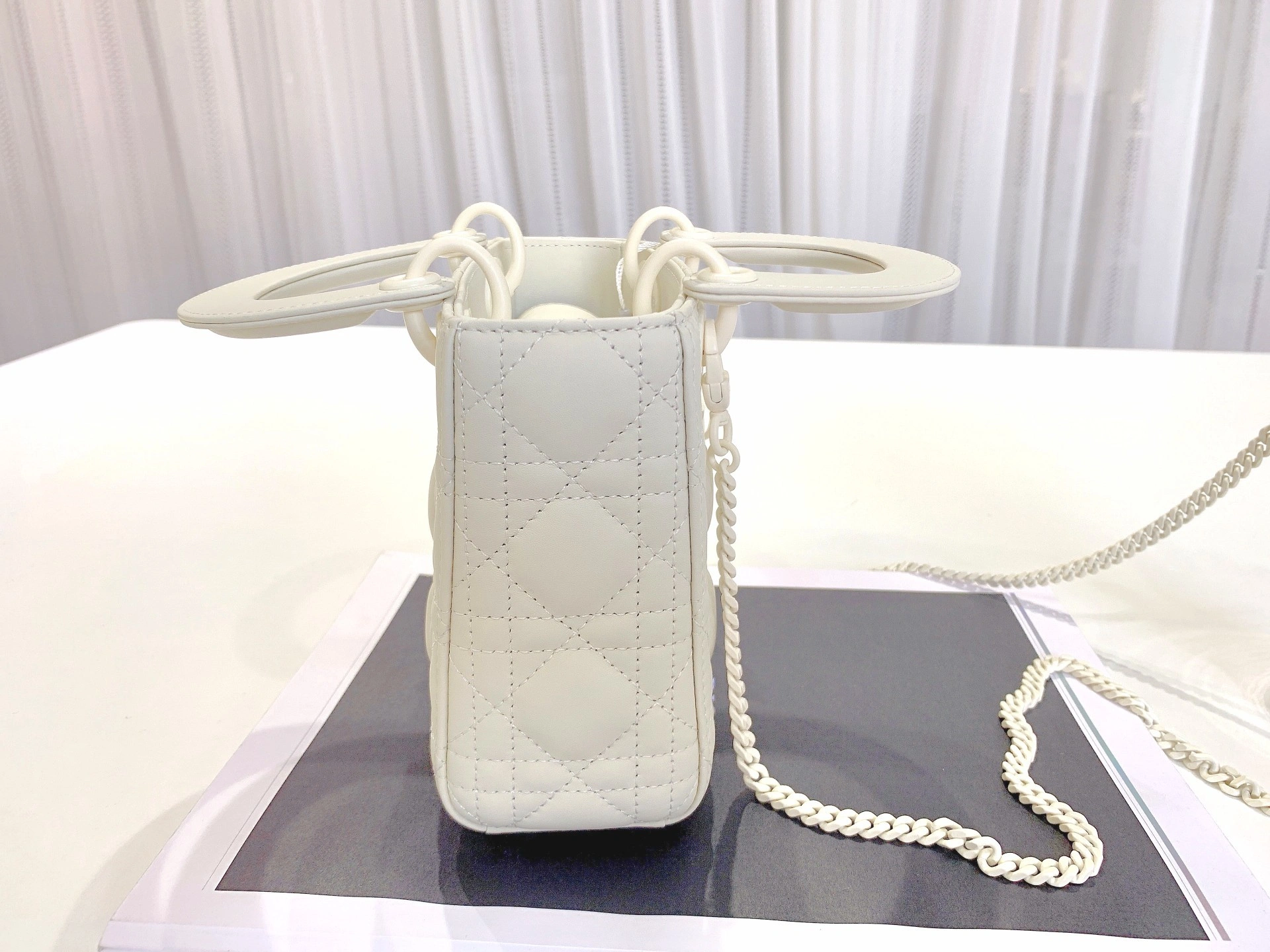 Custombag-- M0505ILOI-M030 Lady high quality version White frosted cowhide item：C-B803D0712