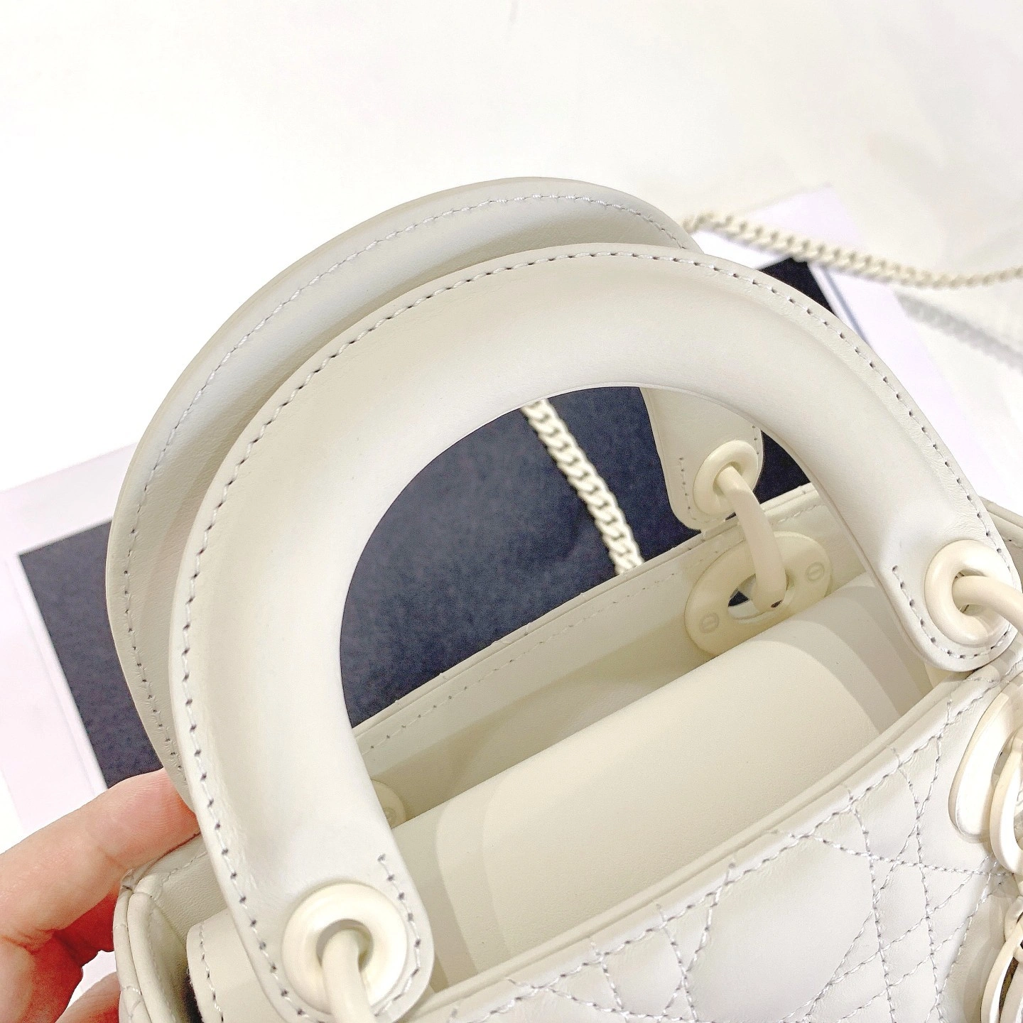 Custombag-- M0505ILOI-M030 Lady high quality version White frosted cowhide item：C-B803D0712