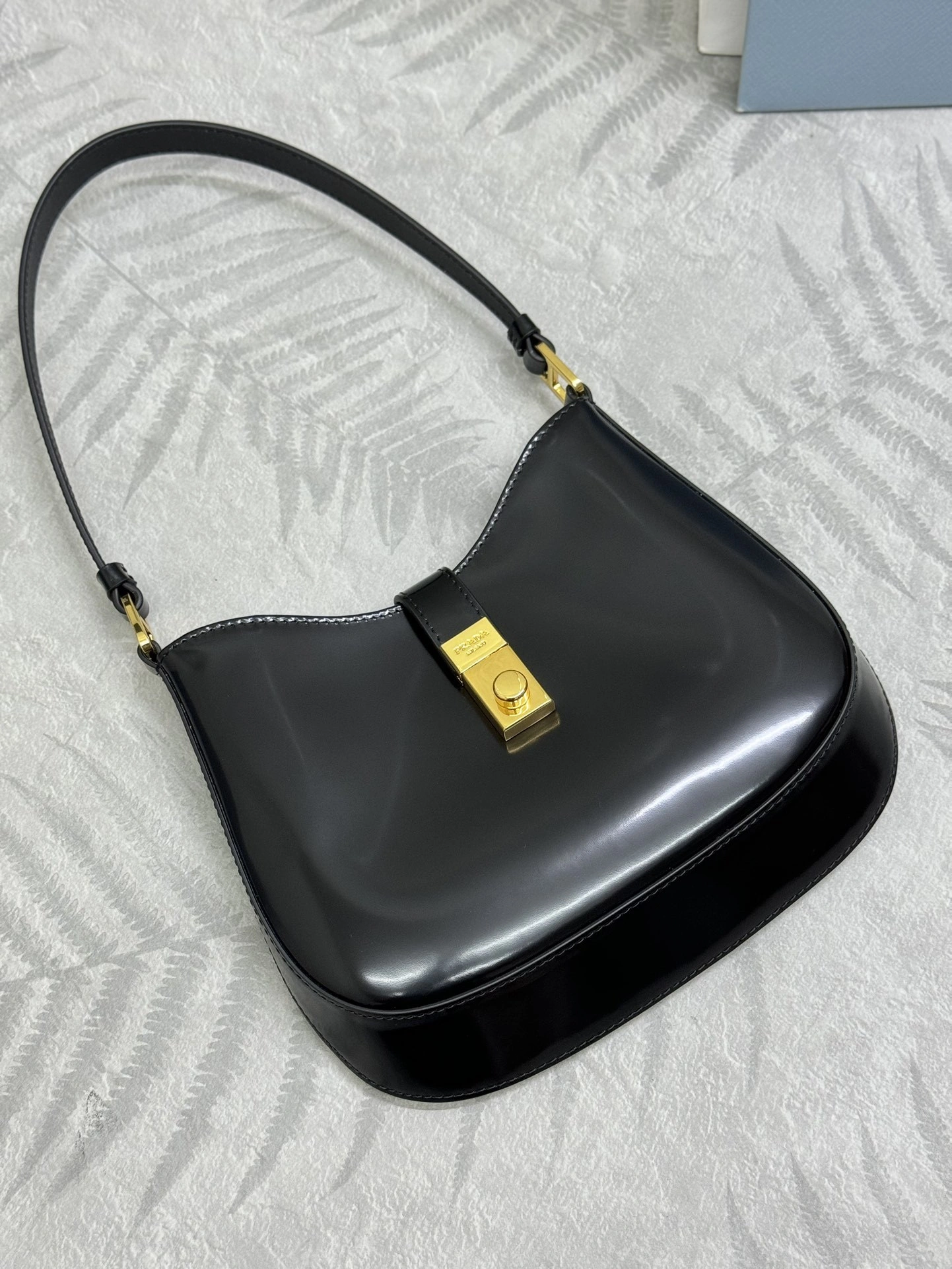 MOMO--Pr141 1BC169_ZO6_F0632_V_MEO high quality version cowhide Cleo item:E-B000K0636