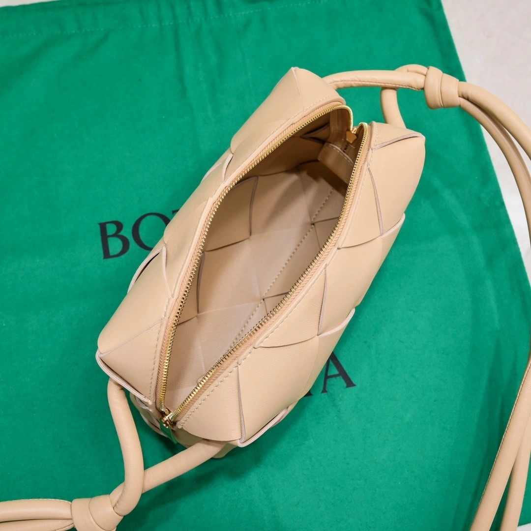 MOMO-- V595t1 709417VCQC29776 high quality version sheepskin Cassette item:D-B000I1214